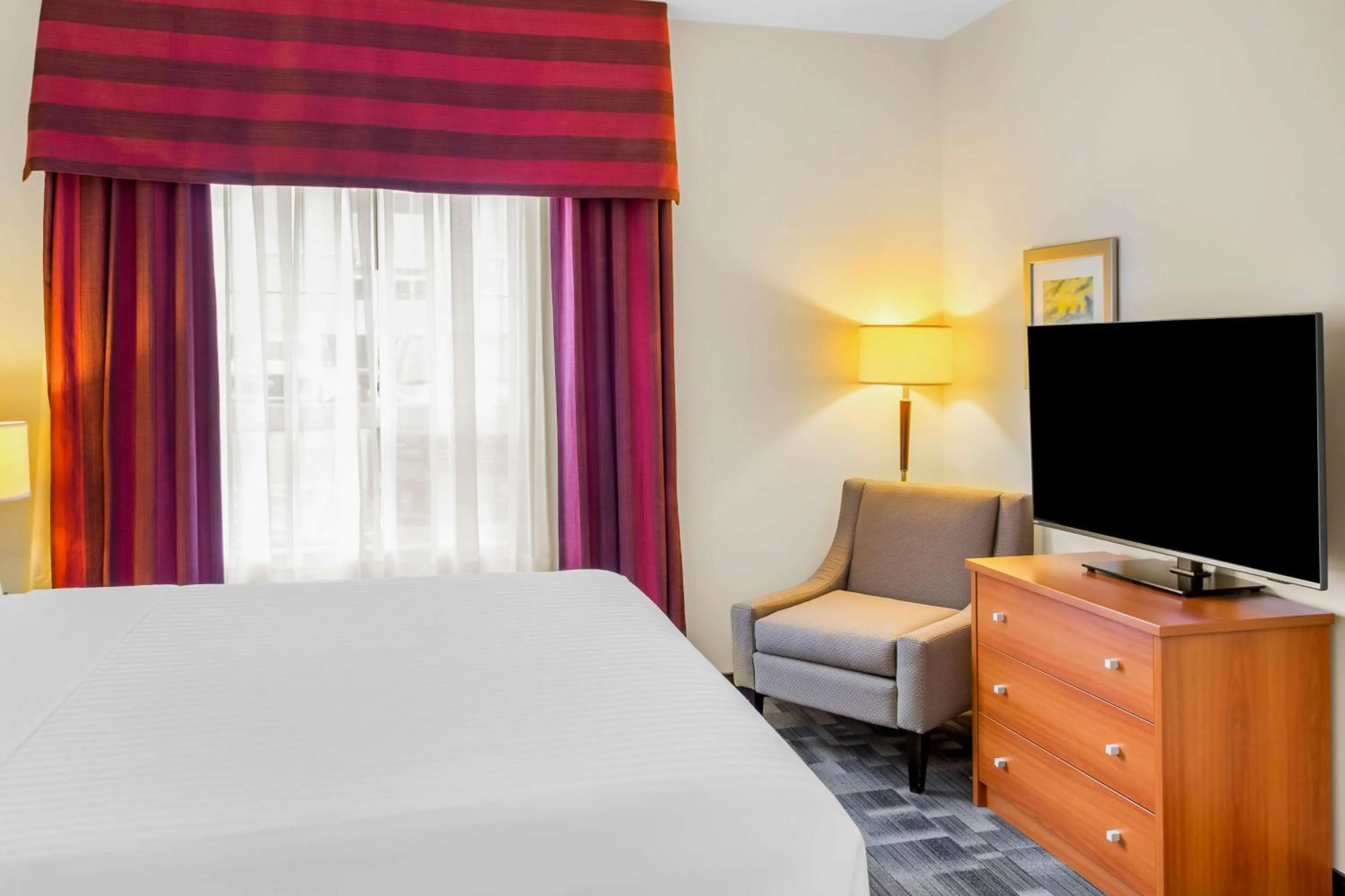 Photo of the whole room in Best Western Thompson