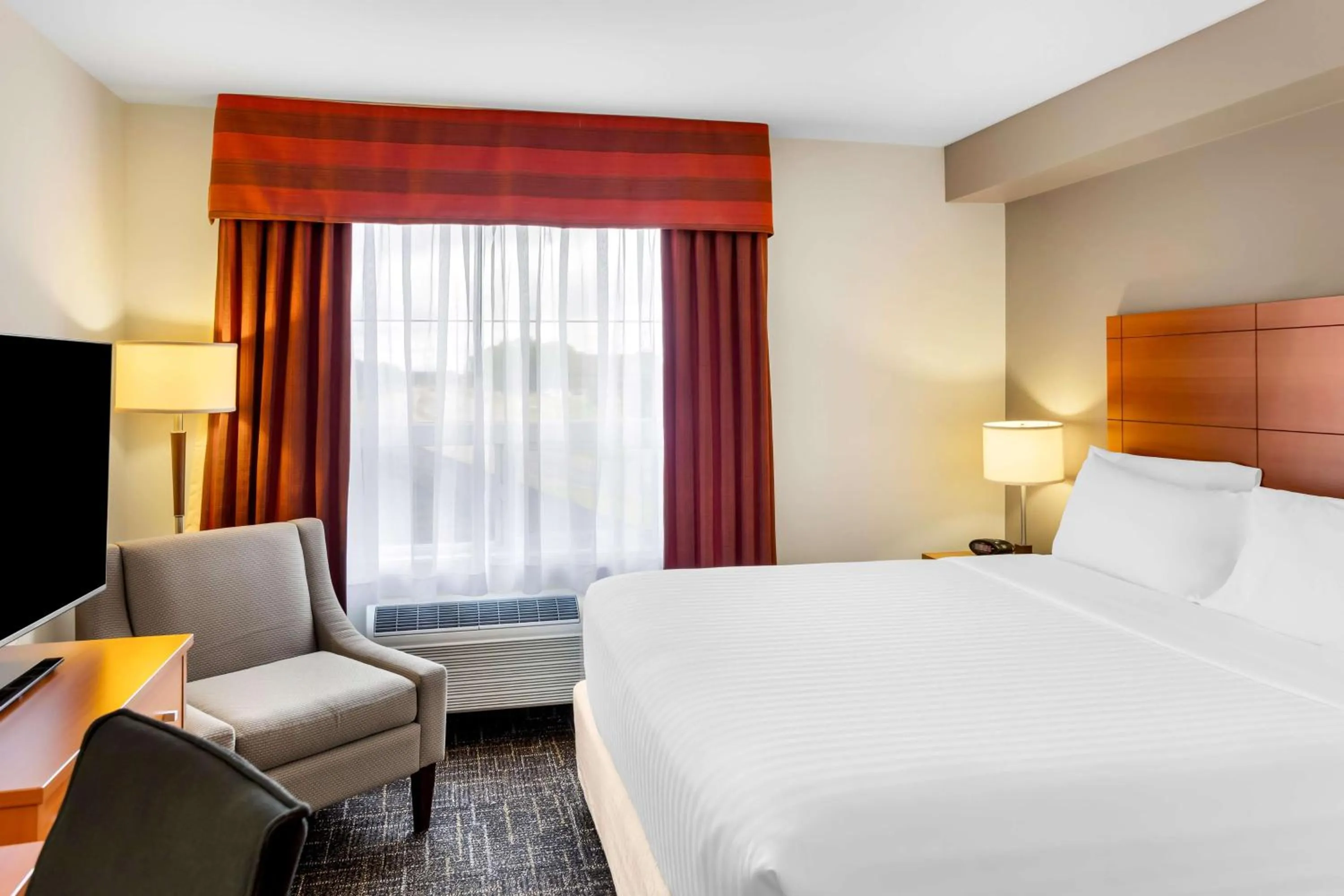 Photo of the whole room in Best Western Thompson