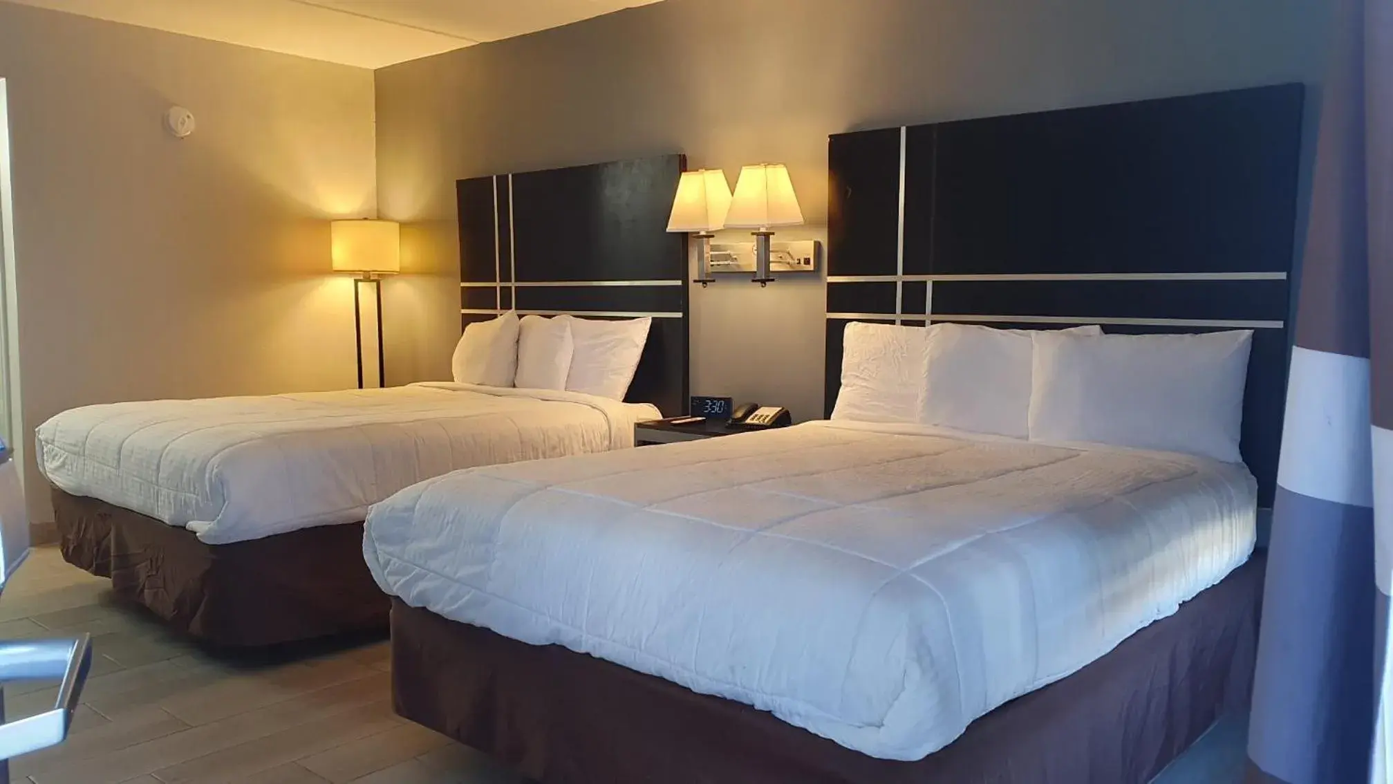 Queen Suite with Pool View in South Padre Island Lodge Queen Suite with Pool View in South Padre Island Lodge