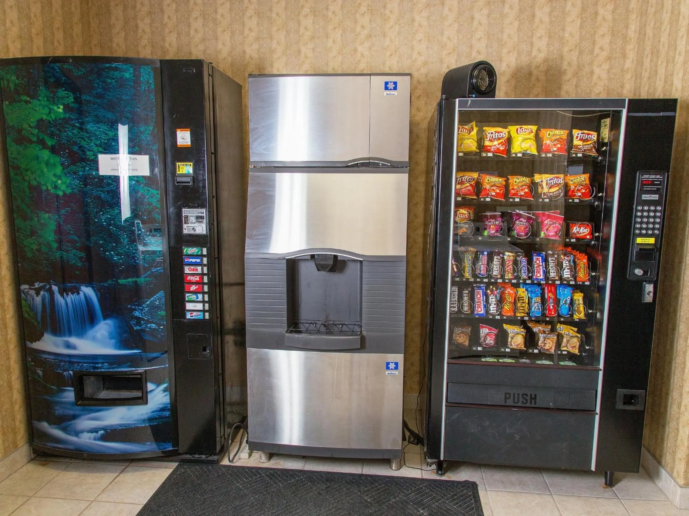 Area and facilities in BridgePointe Inn & Suites by BPhotels, Lincoln I-80 & 27th St