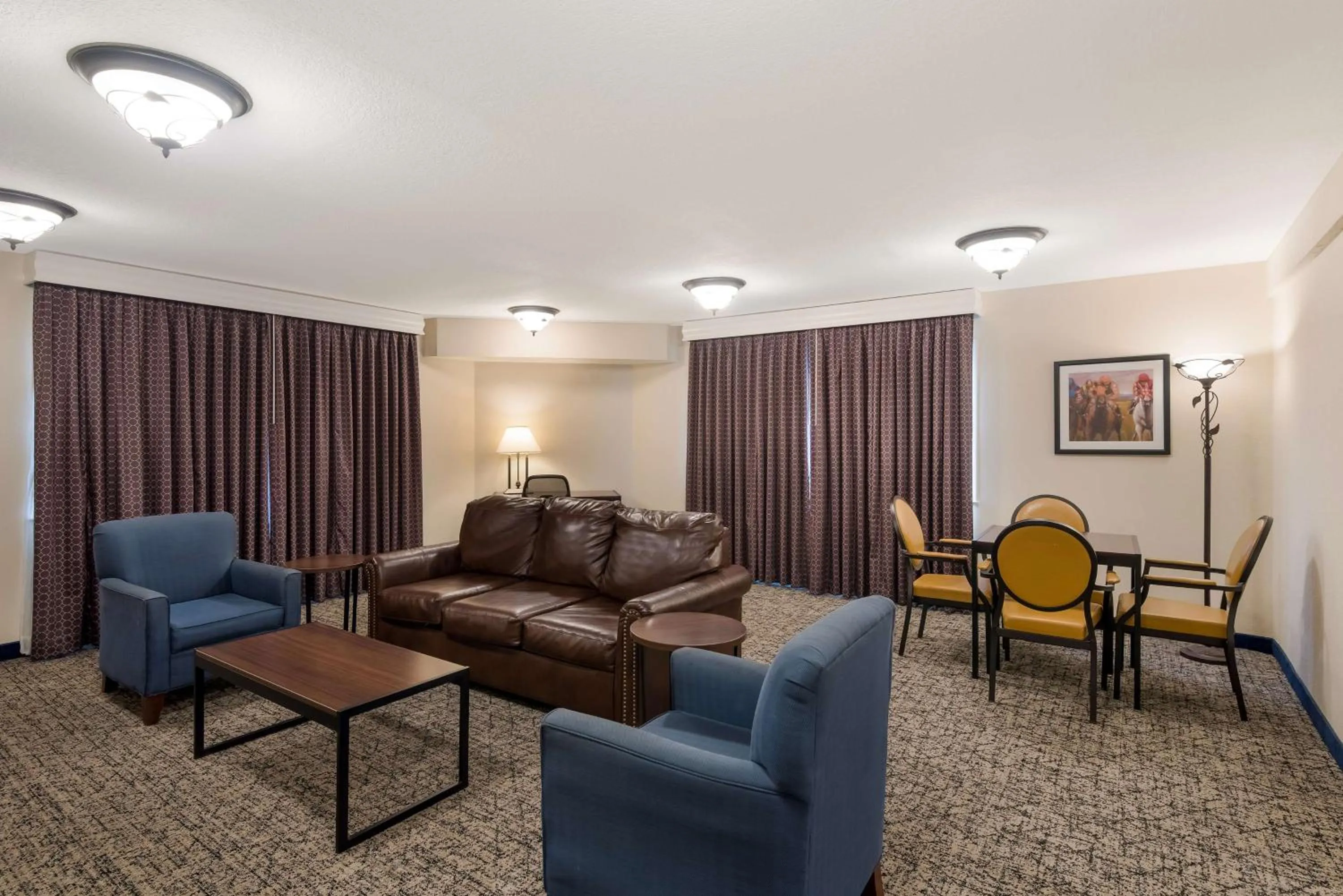 Living room in Best Western Winners Circle