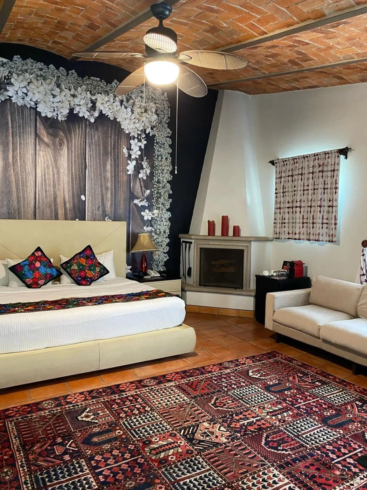 Bed in Hacienda del Lago Boutique Hotel