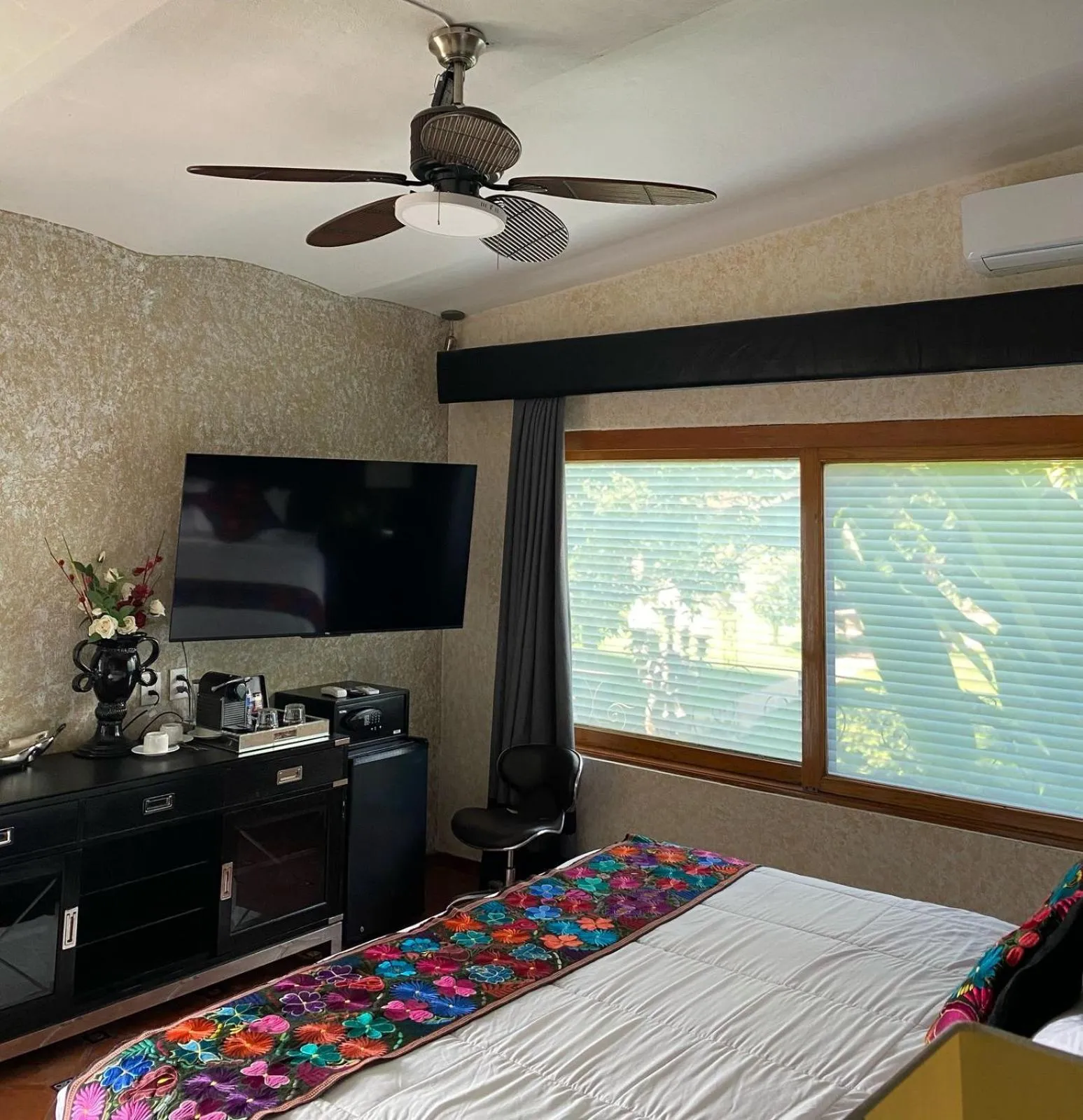 Bed in Hacienda del Lago Boutique Hotel