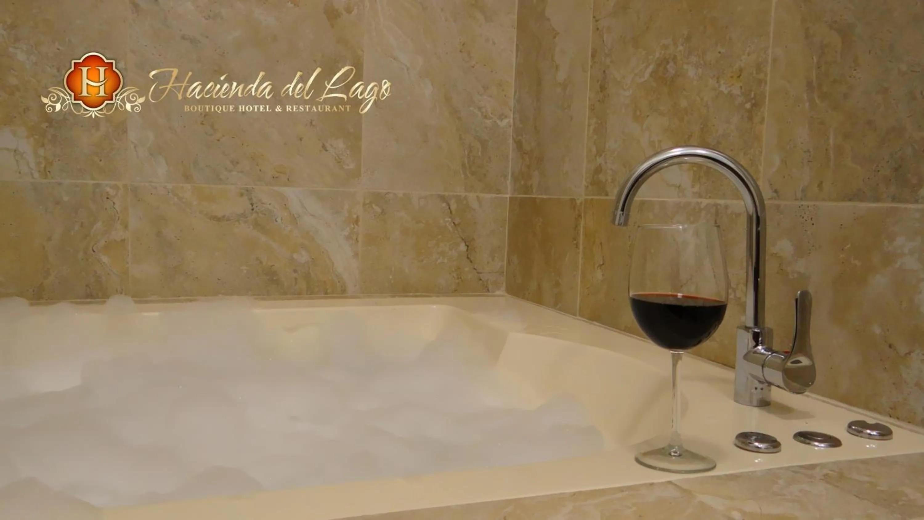 Hot Tub in Hacienda del Lago Boutique Hotel