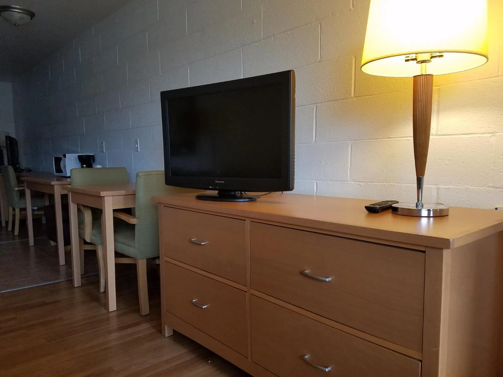 Coffee/tea facilities in San Juan Motel