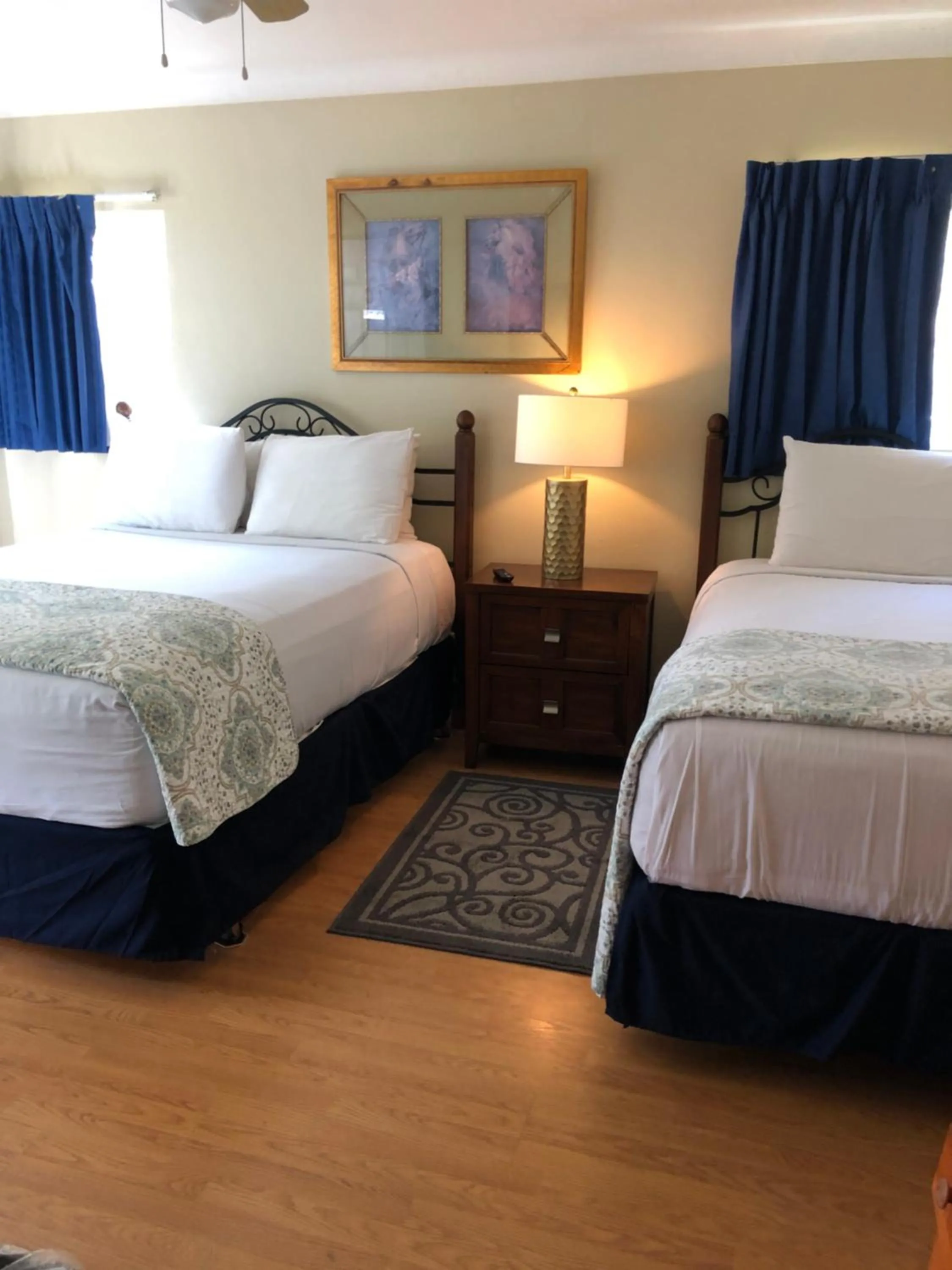 Bed in Rest Haven Motel