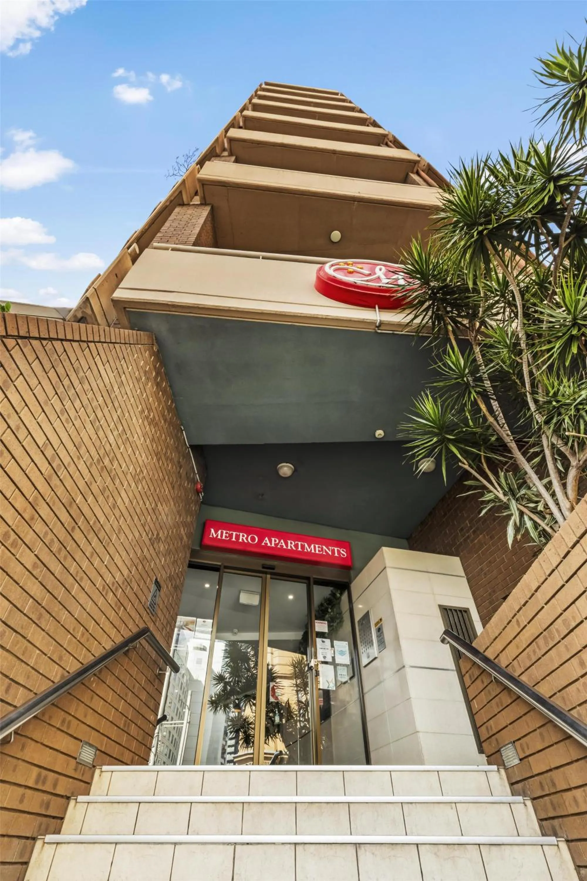 Lobby or reception in Metro Apartments on King