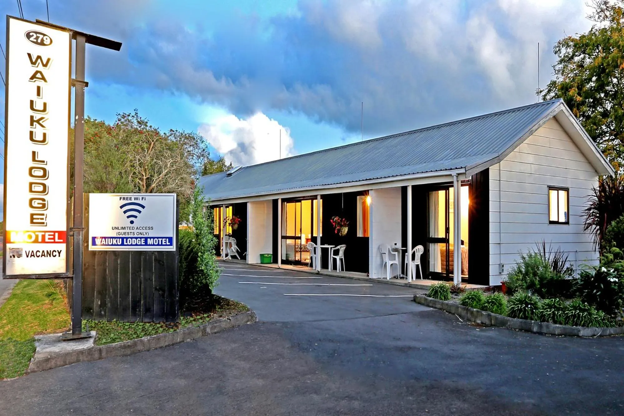 Facade/entrance in Waiuku Lodge Motel