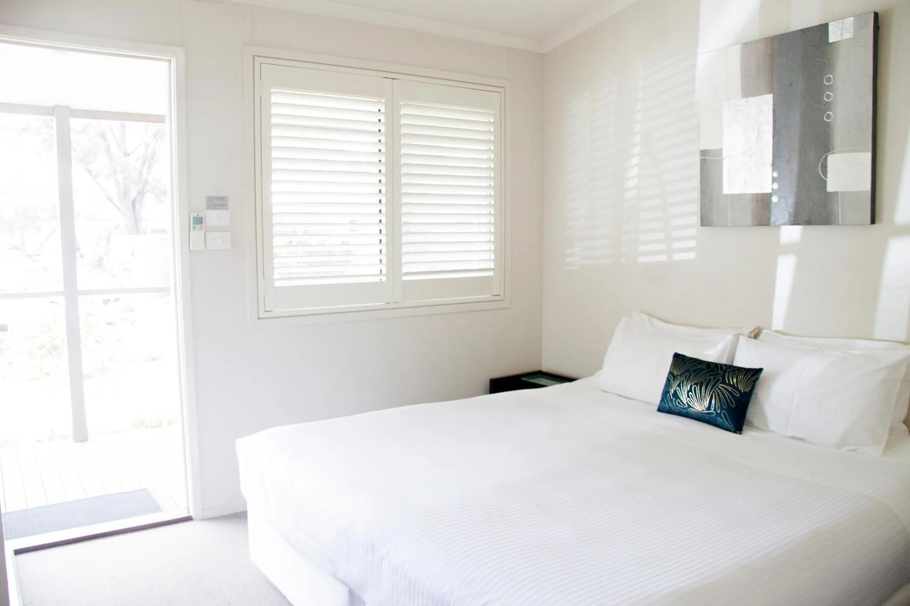 Photo of the whole room, Bed in Nepean Shores by Gateway Lifestyle Holiday Parks