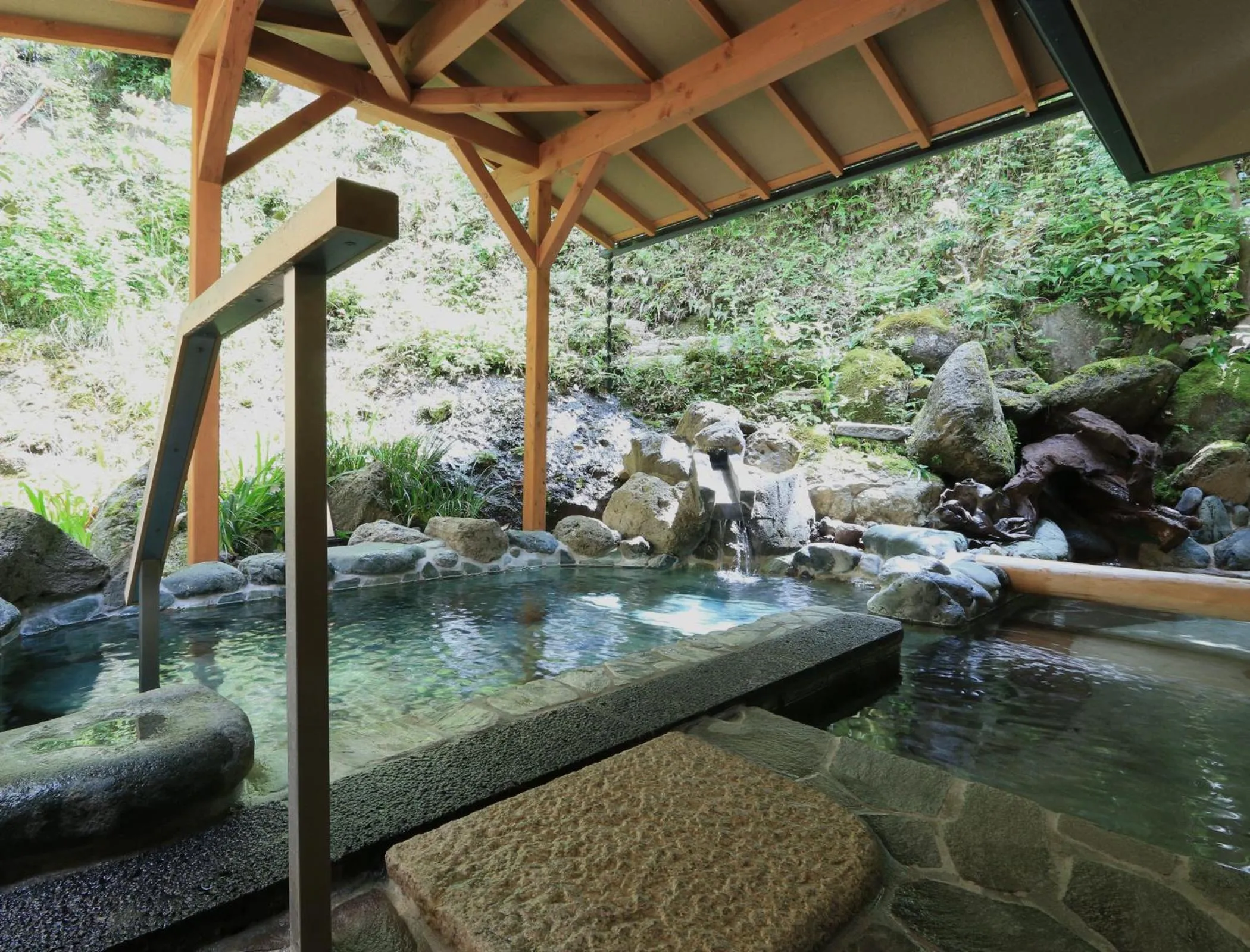 Hot Spring Bath in Kameya Ean