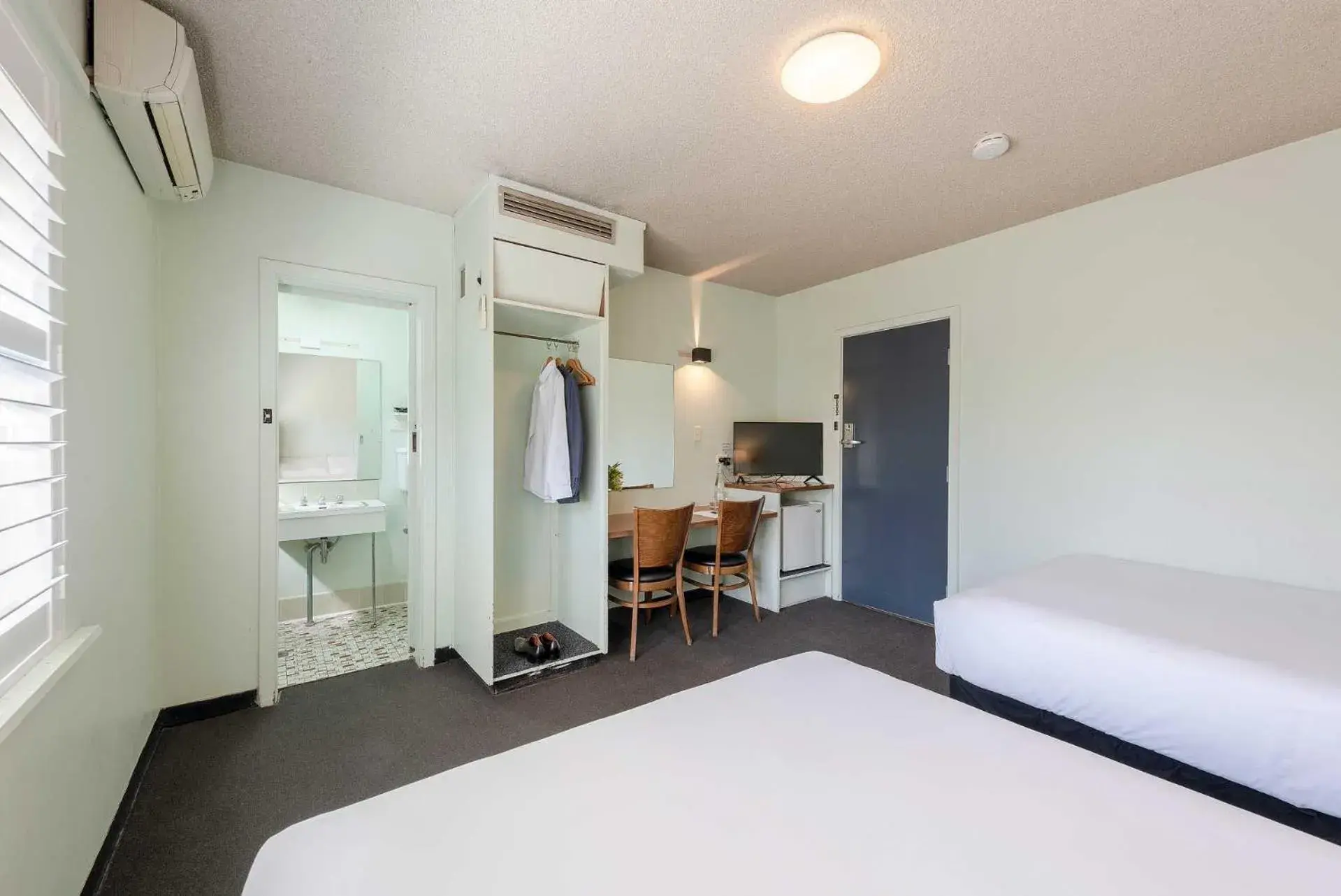 Budget Double Double Room in Panorama Bathurst Budget Double Double Room in Panorama Bathurst