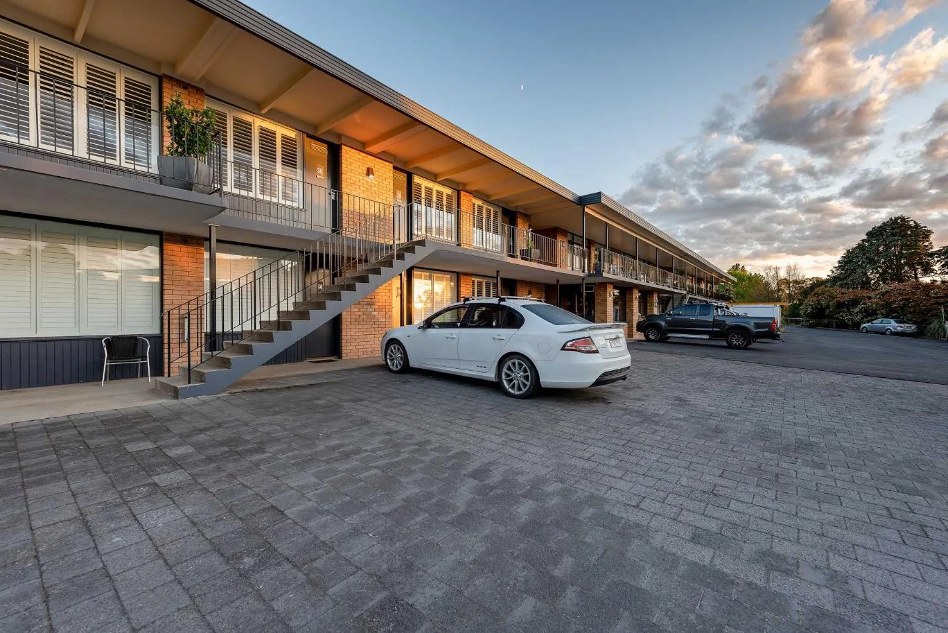 Property building in Panorama Bathurst