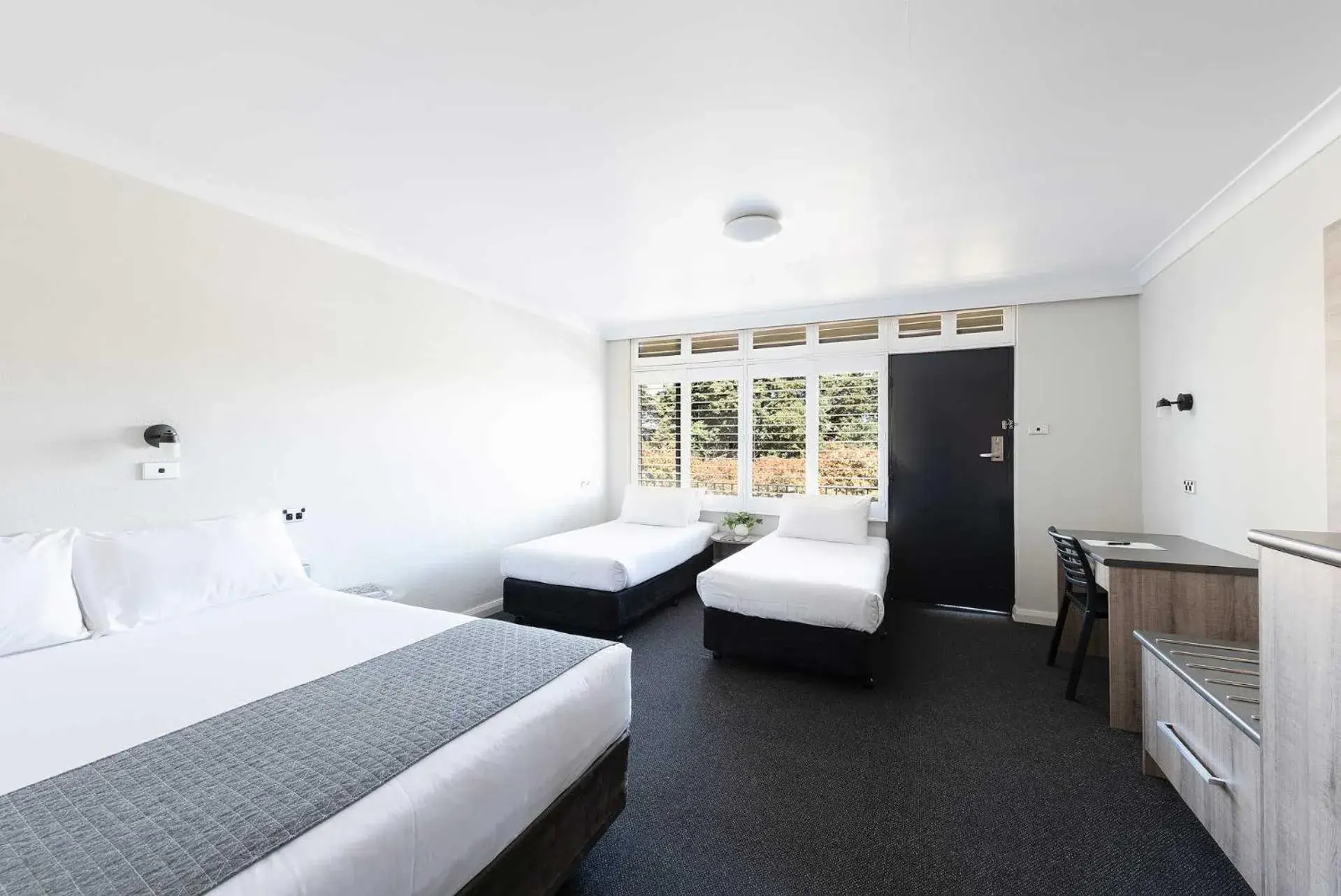 Superior Family Room (newly refurbished) in Panorama Bathurst Superior Family Room (newly refurbished) in Panorama Bathurst