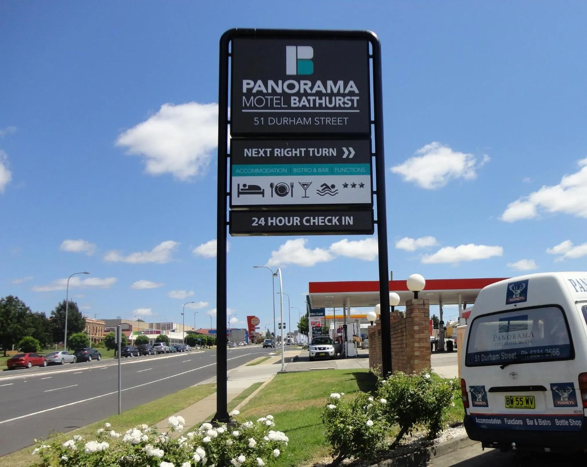 Facade/entrance in Panorama Bathurst