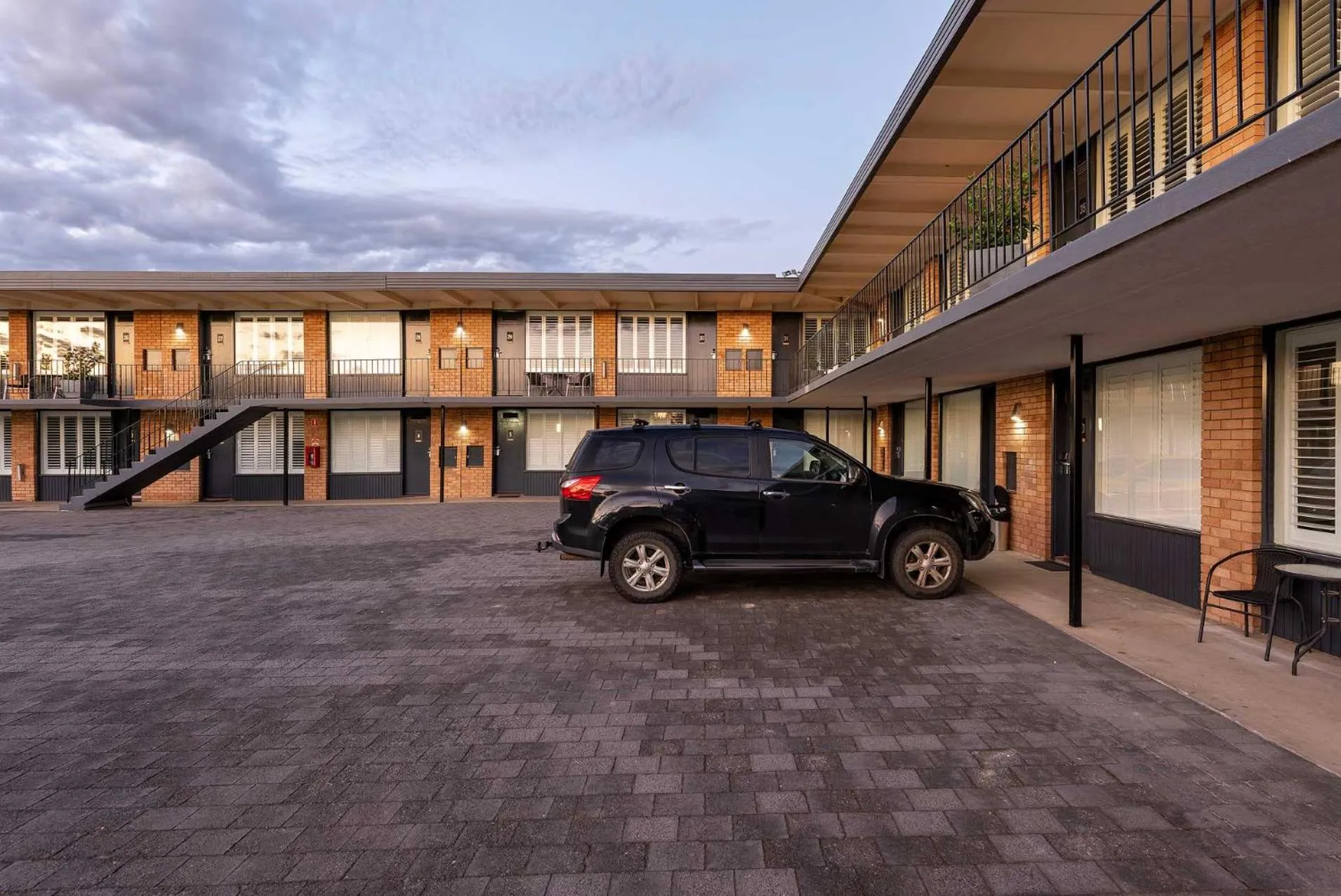 Property building in Panorama Bathurst