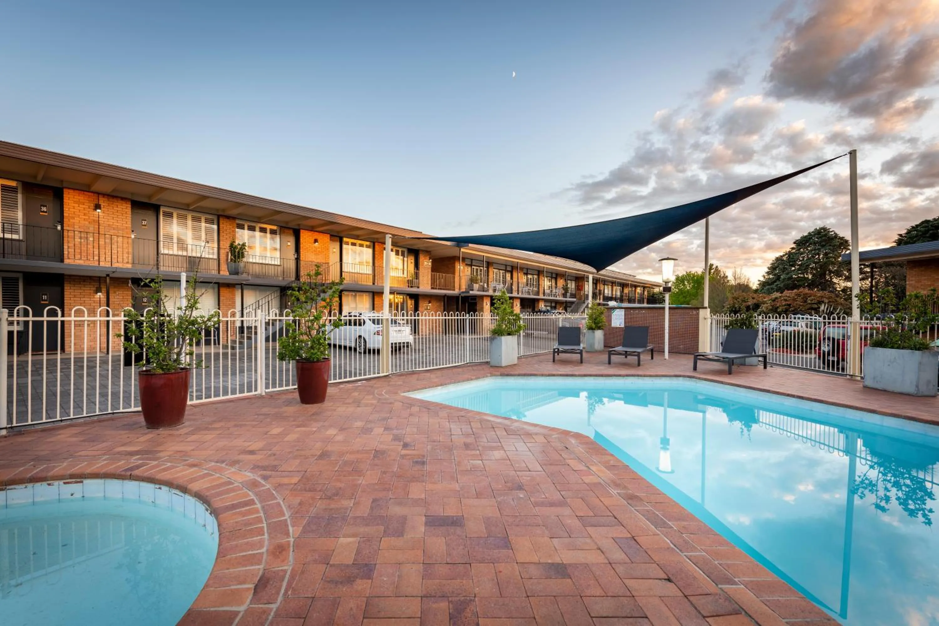 Property building in Panorama Bathurst