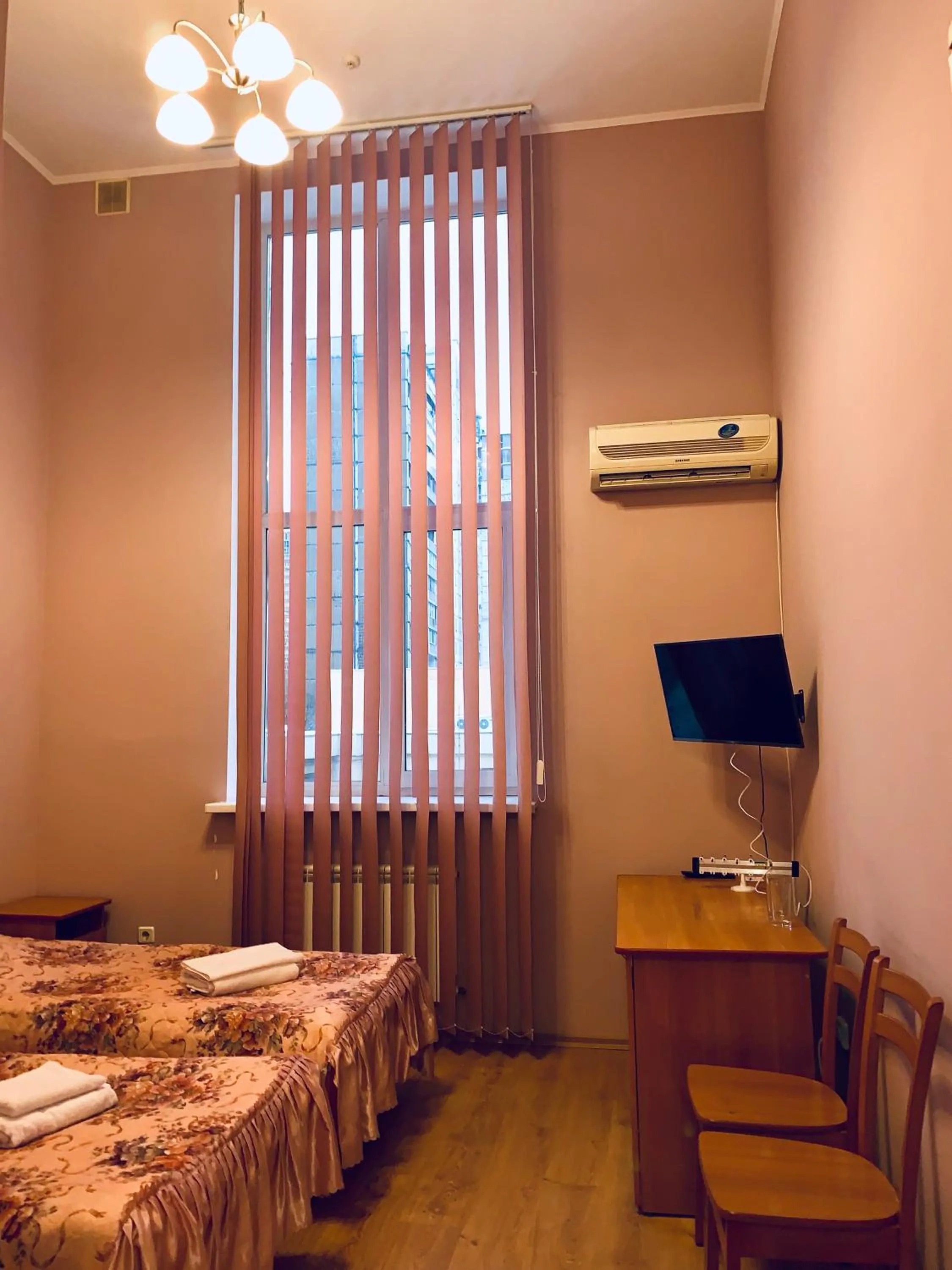 Photo of the whole room, Bed in Inn on Zhytomyrska