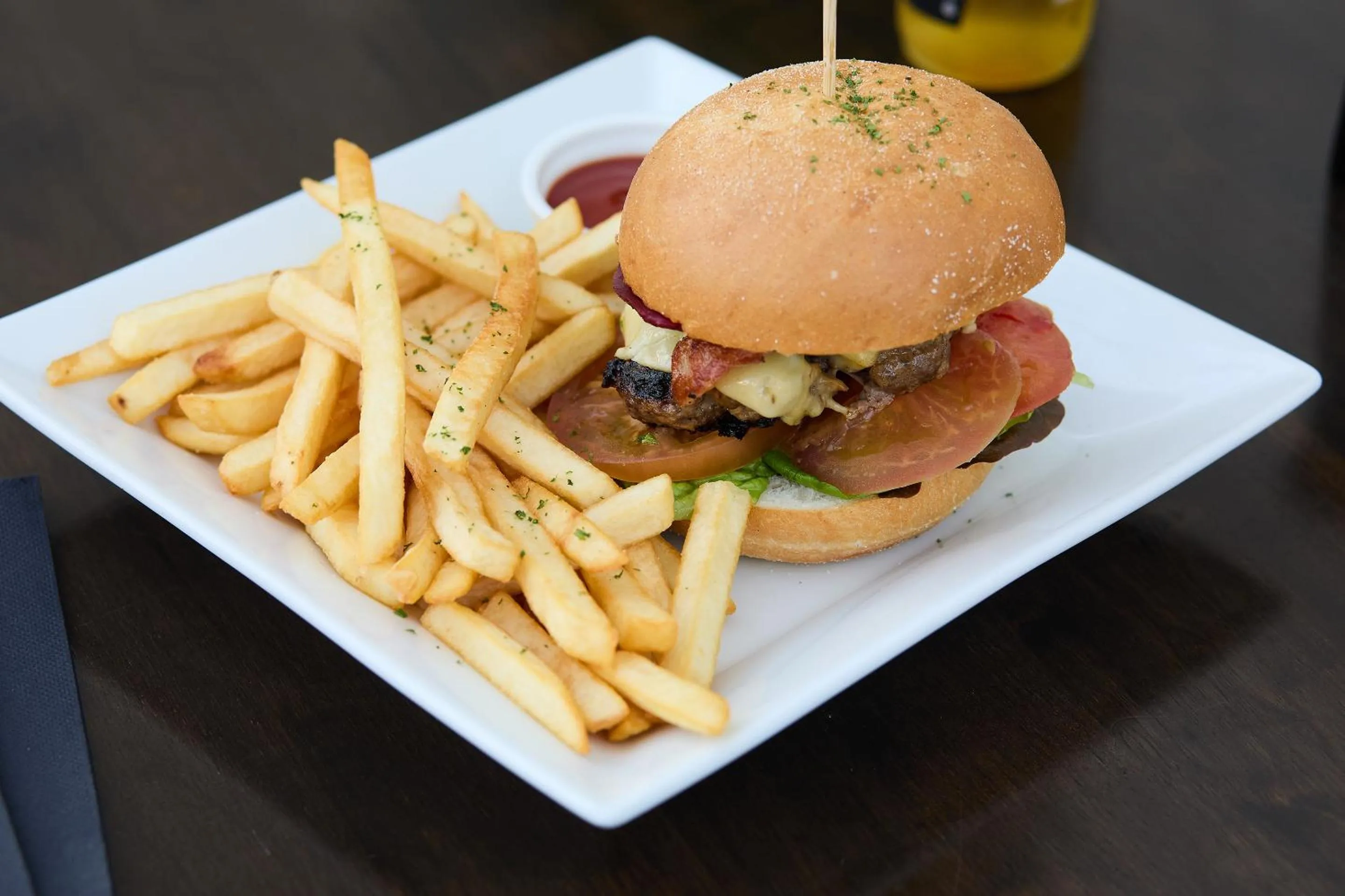 Food and drinks in Pavilions Hotel