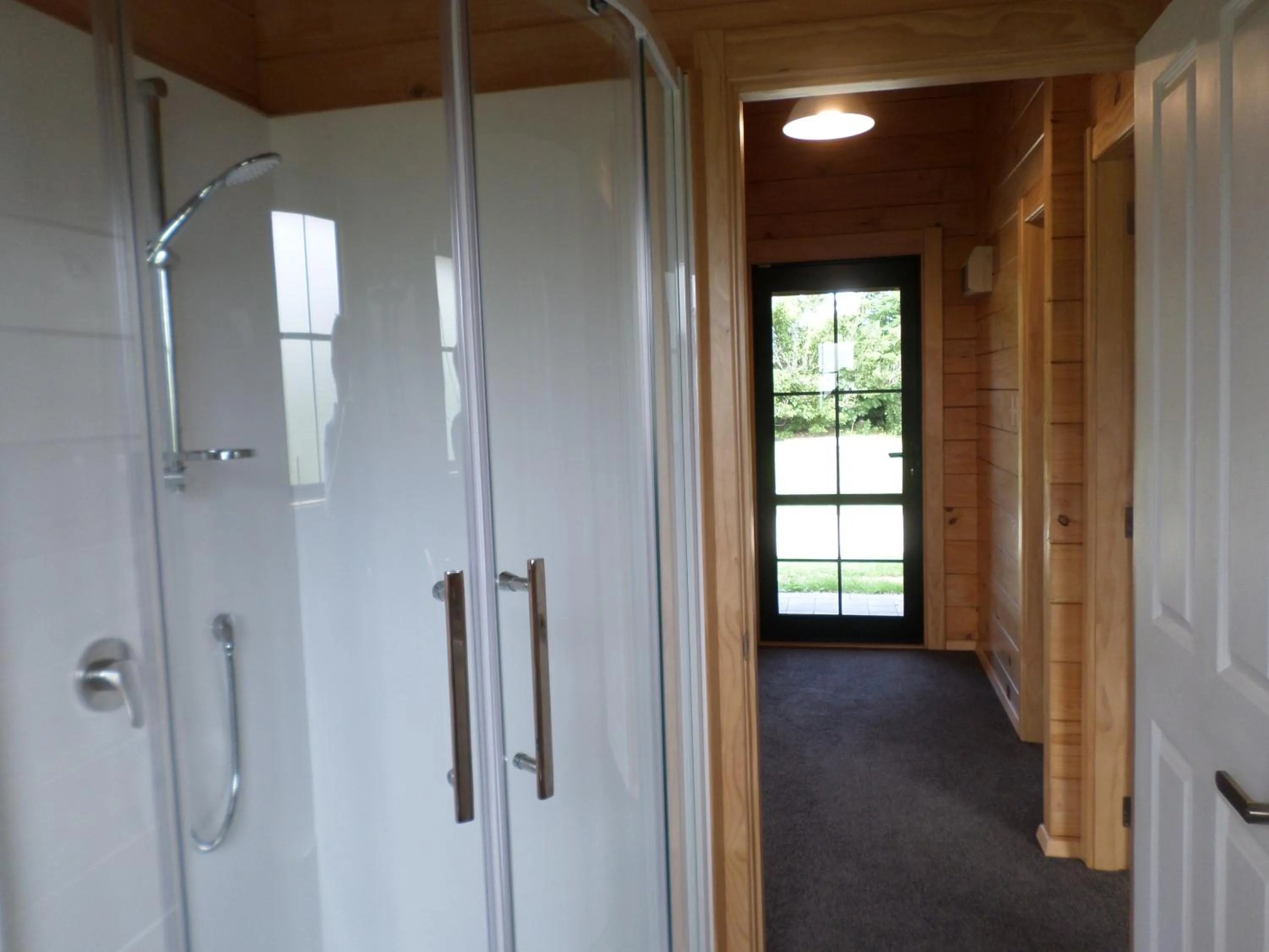 Shower in Central Chalets Ltd