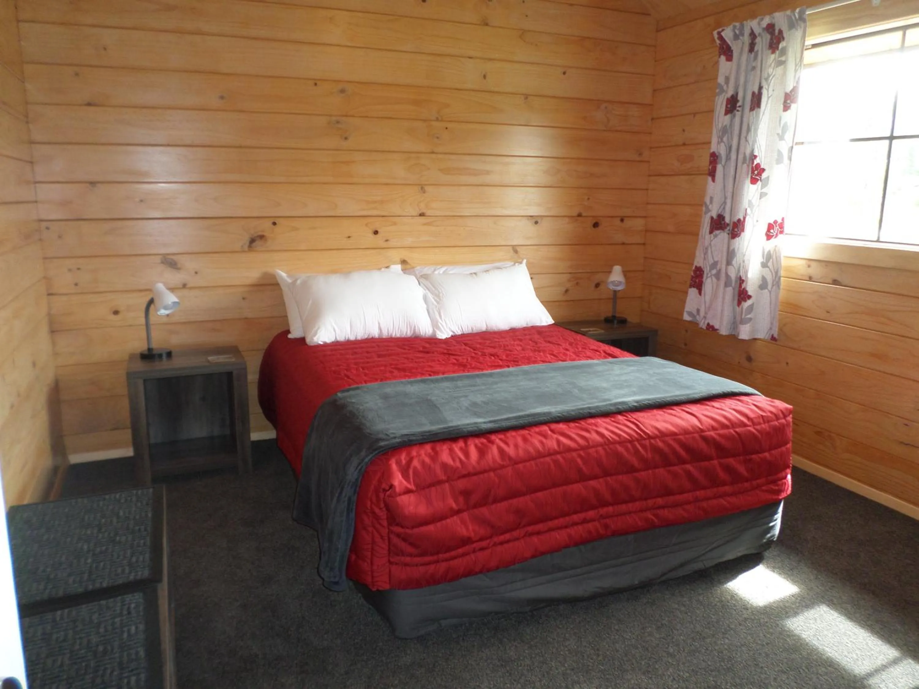 Bedroom, Bed in Central Chalets Ltd