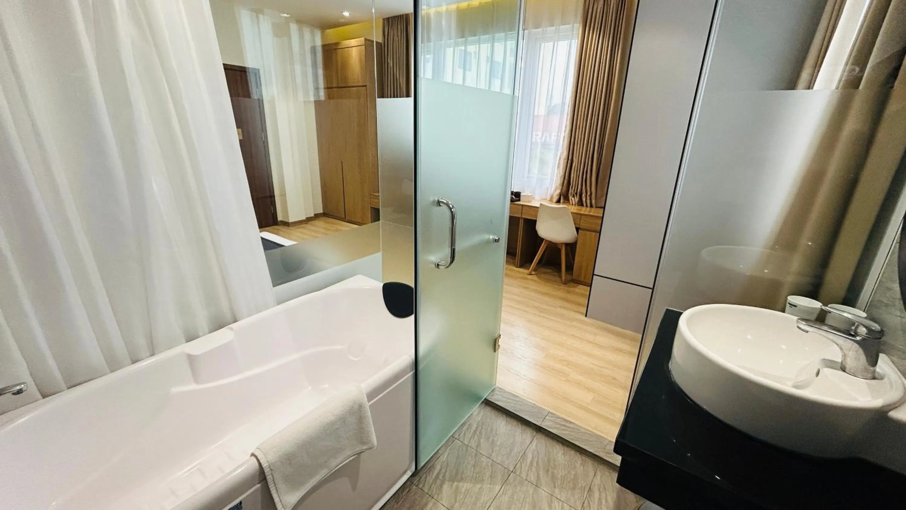 Mango Hotel - Ha Noi Railway station