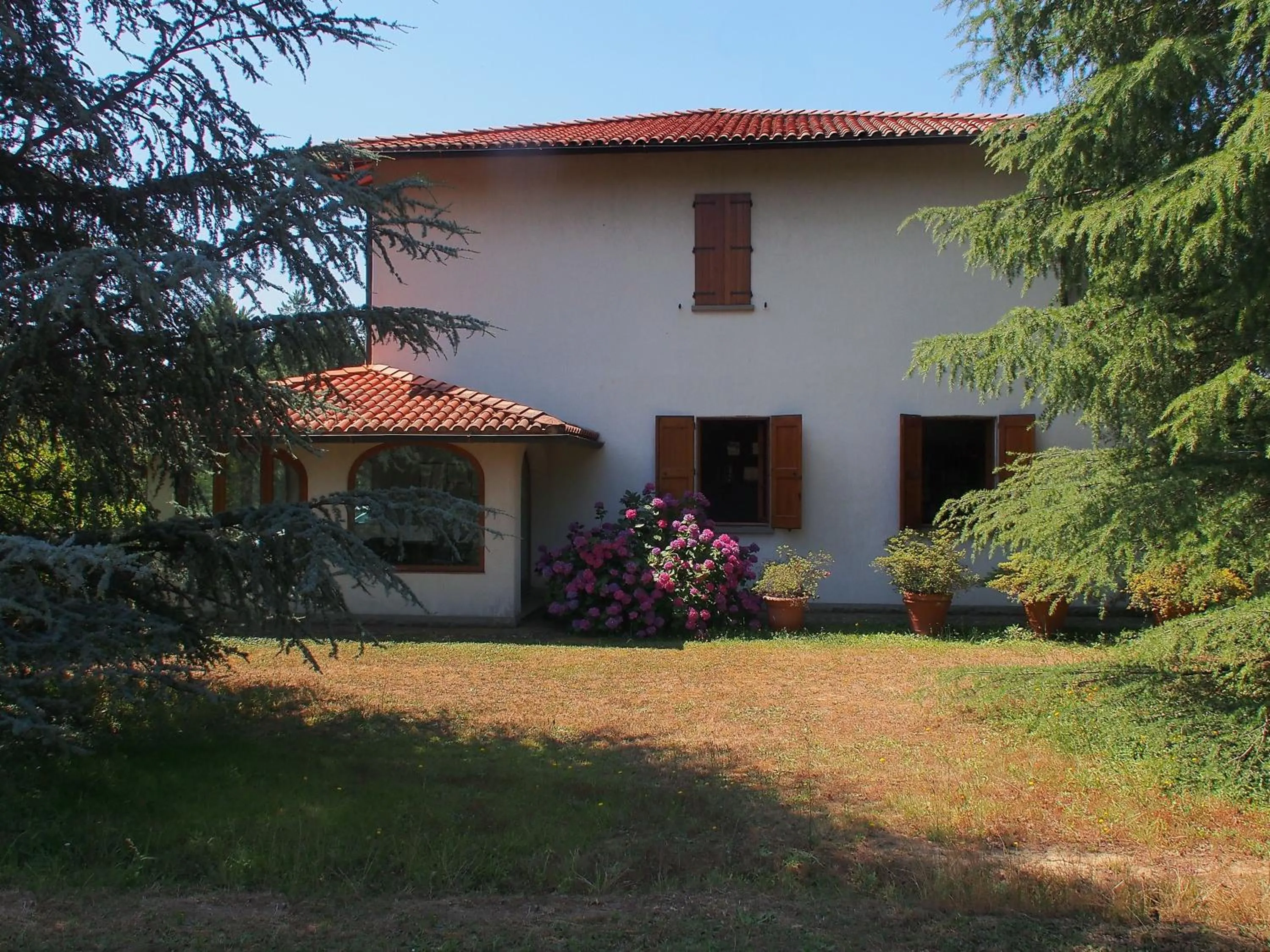 Property building in Villa Cristina