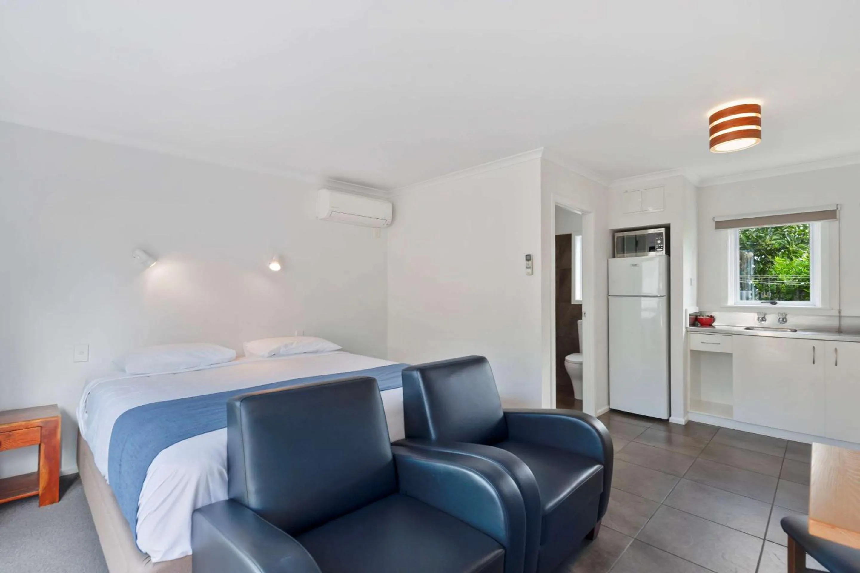 Photo of the whole room in Comfort Inn Westshore Beach