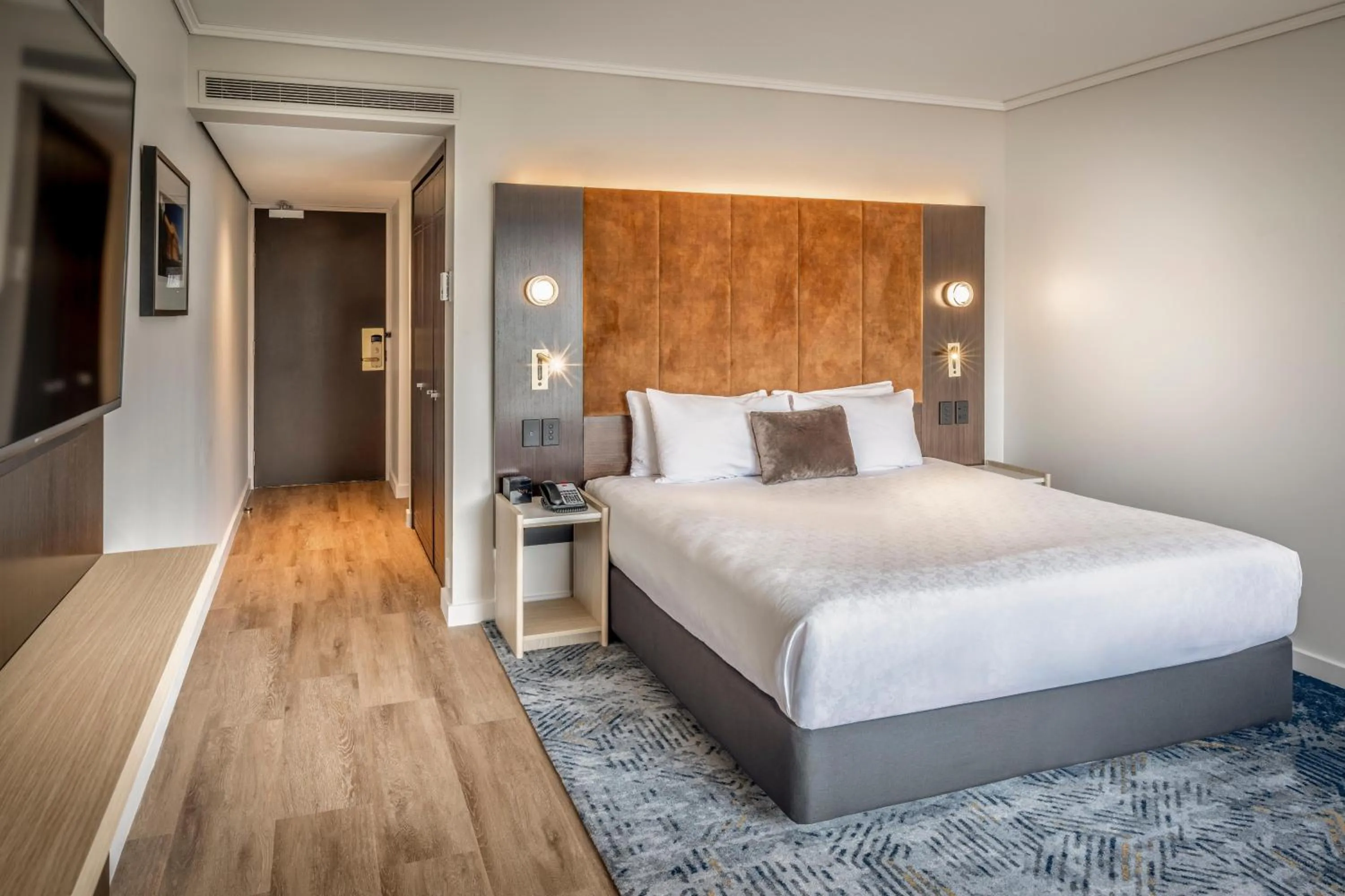 Bed in Grand Millennium Auckland