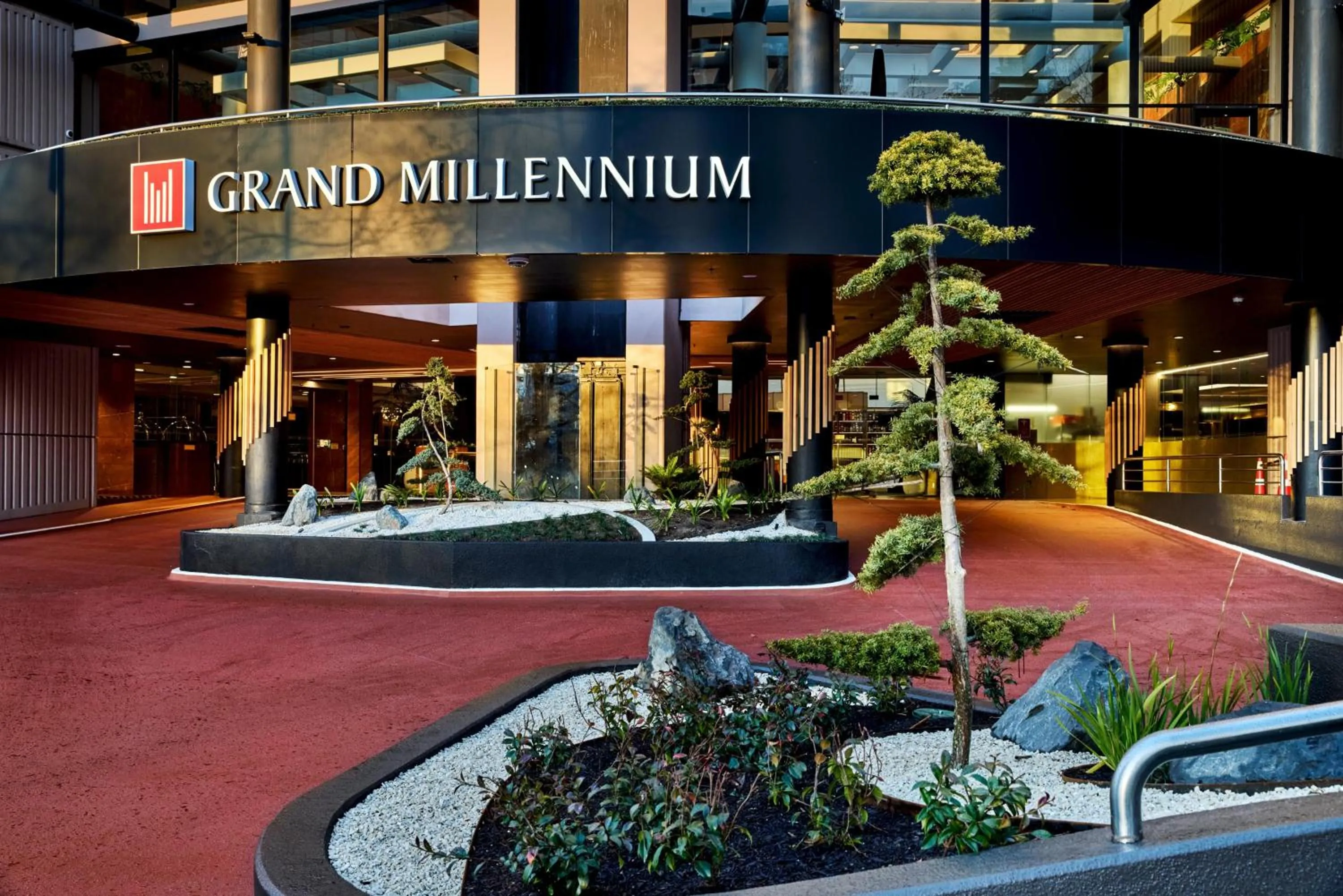 Facade/entrance in Grand Millennium Auckland