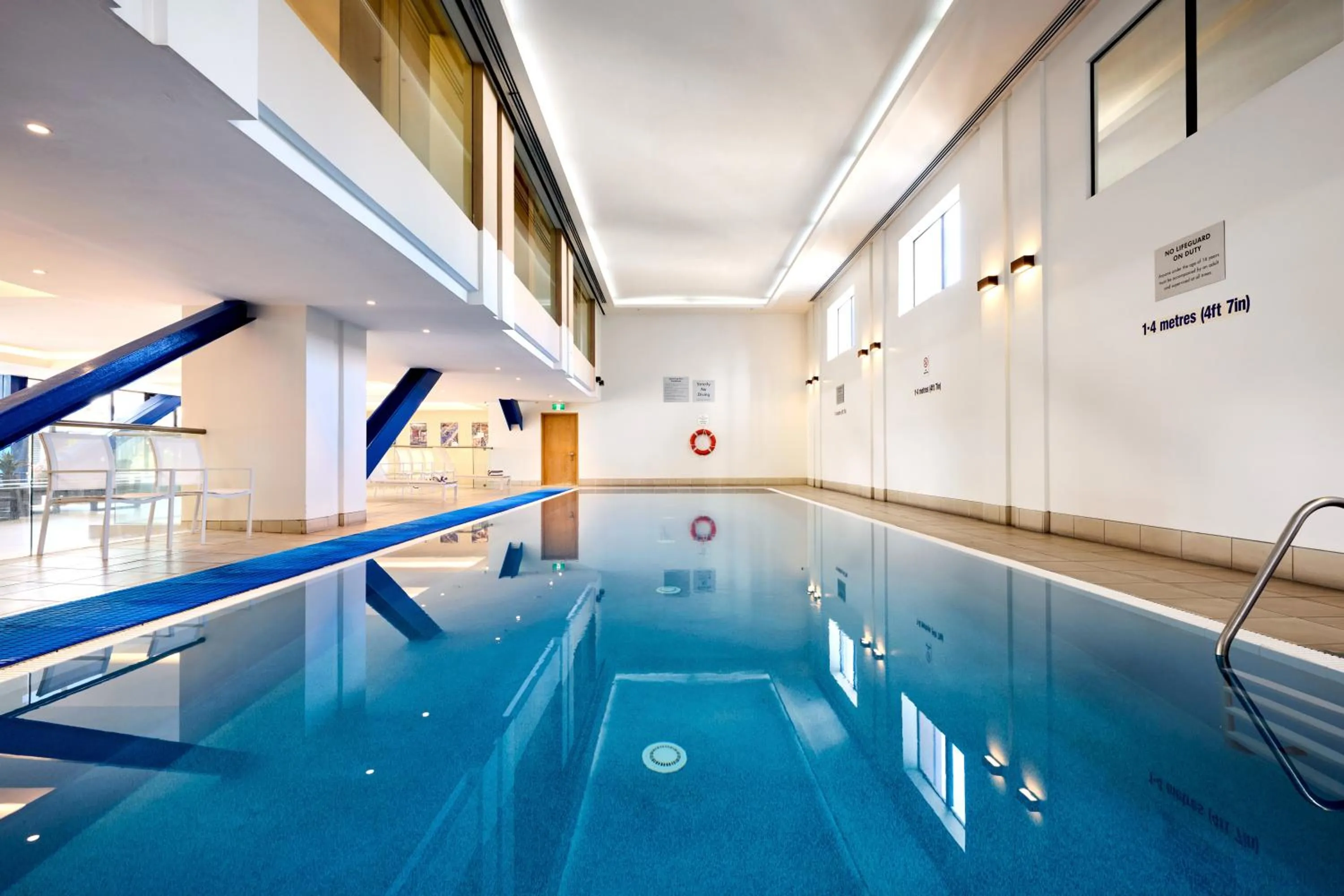 Swimming pool in Grand Millennium Auckland