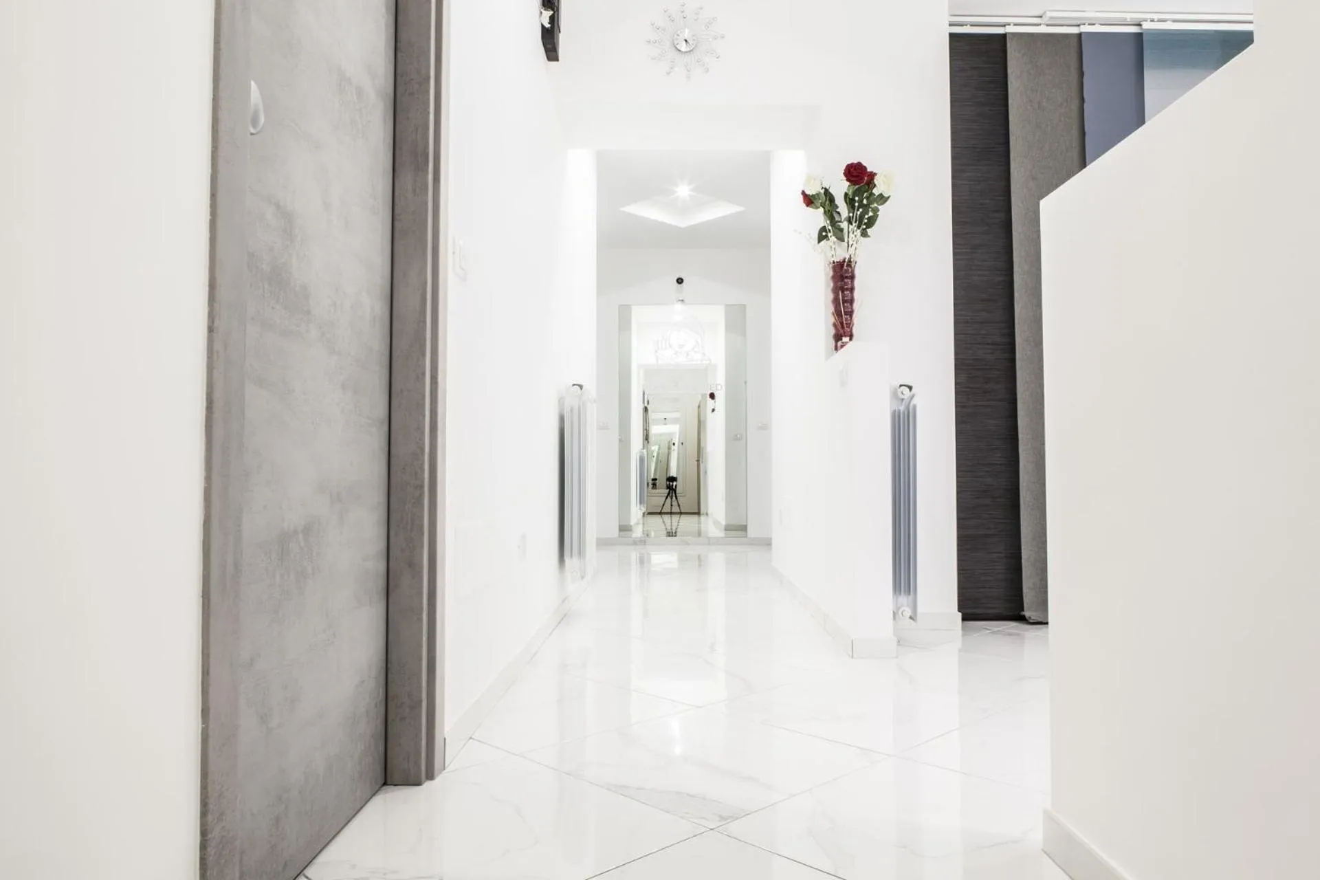 Communal lounge/ TV room in Pomodoro Bed