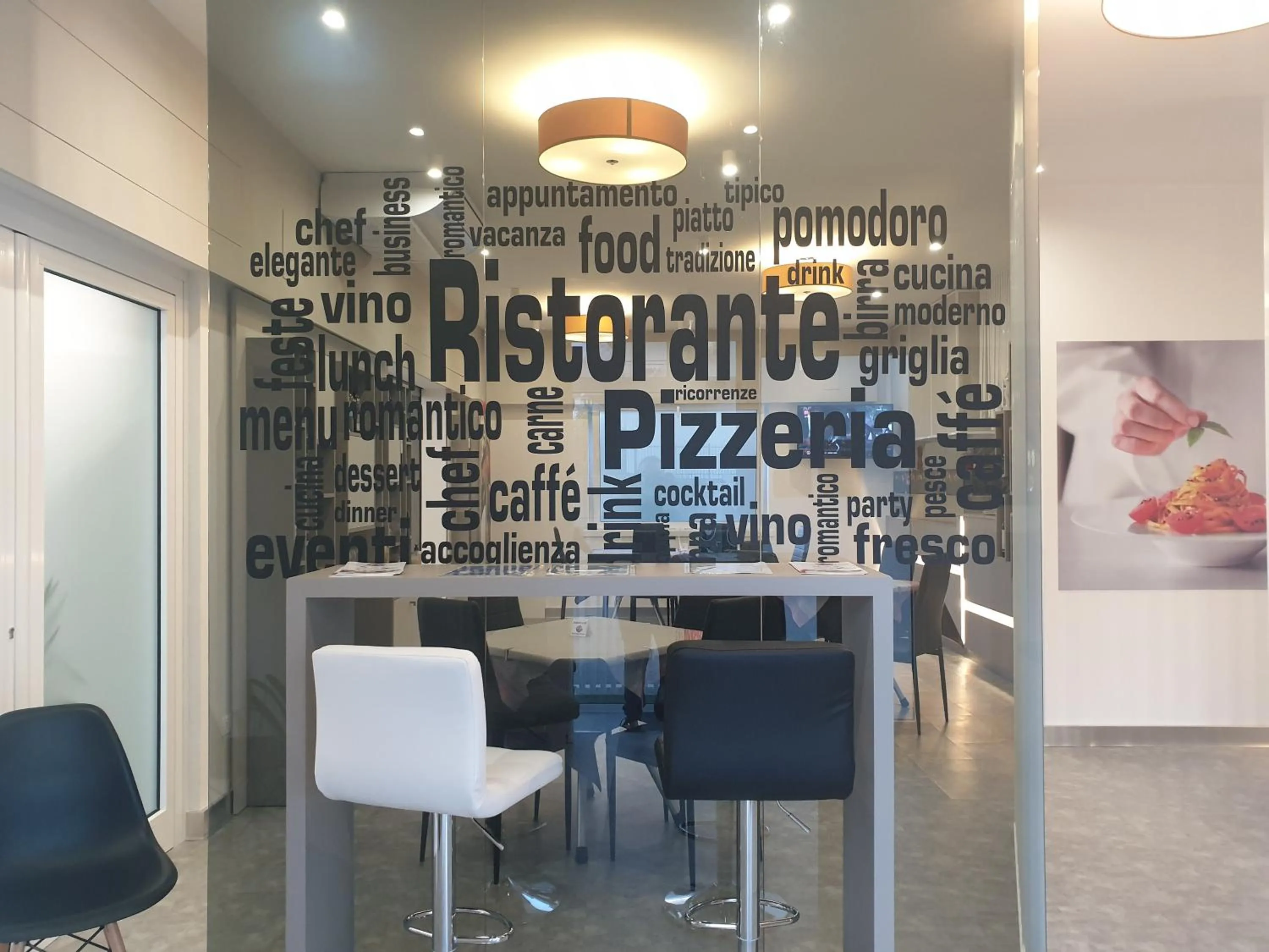 Restaurant/places to eat in Pomodoro Bed