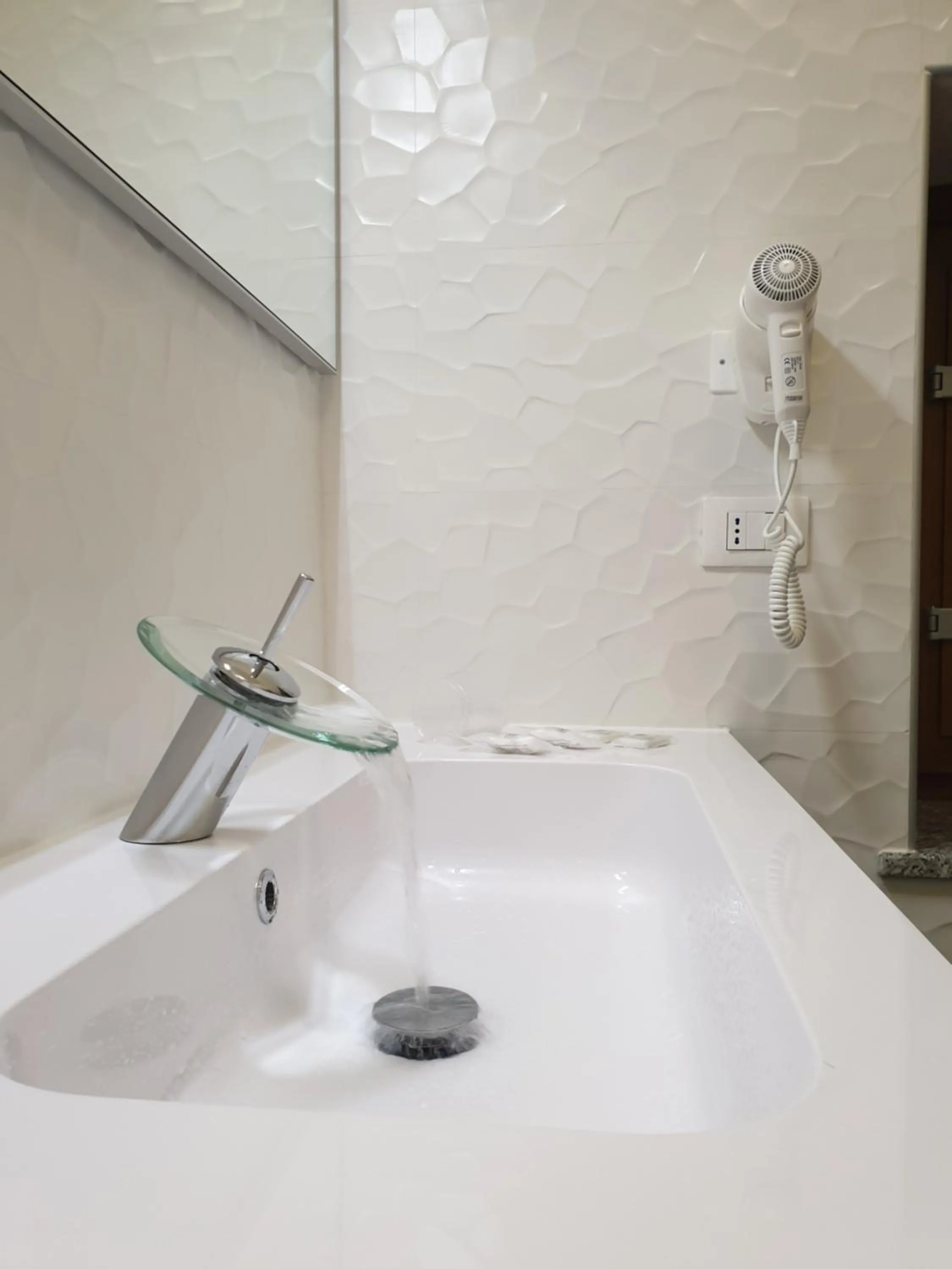 Shower in Pomodoro Bed