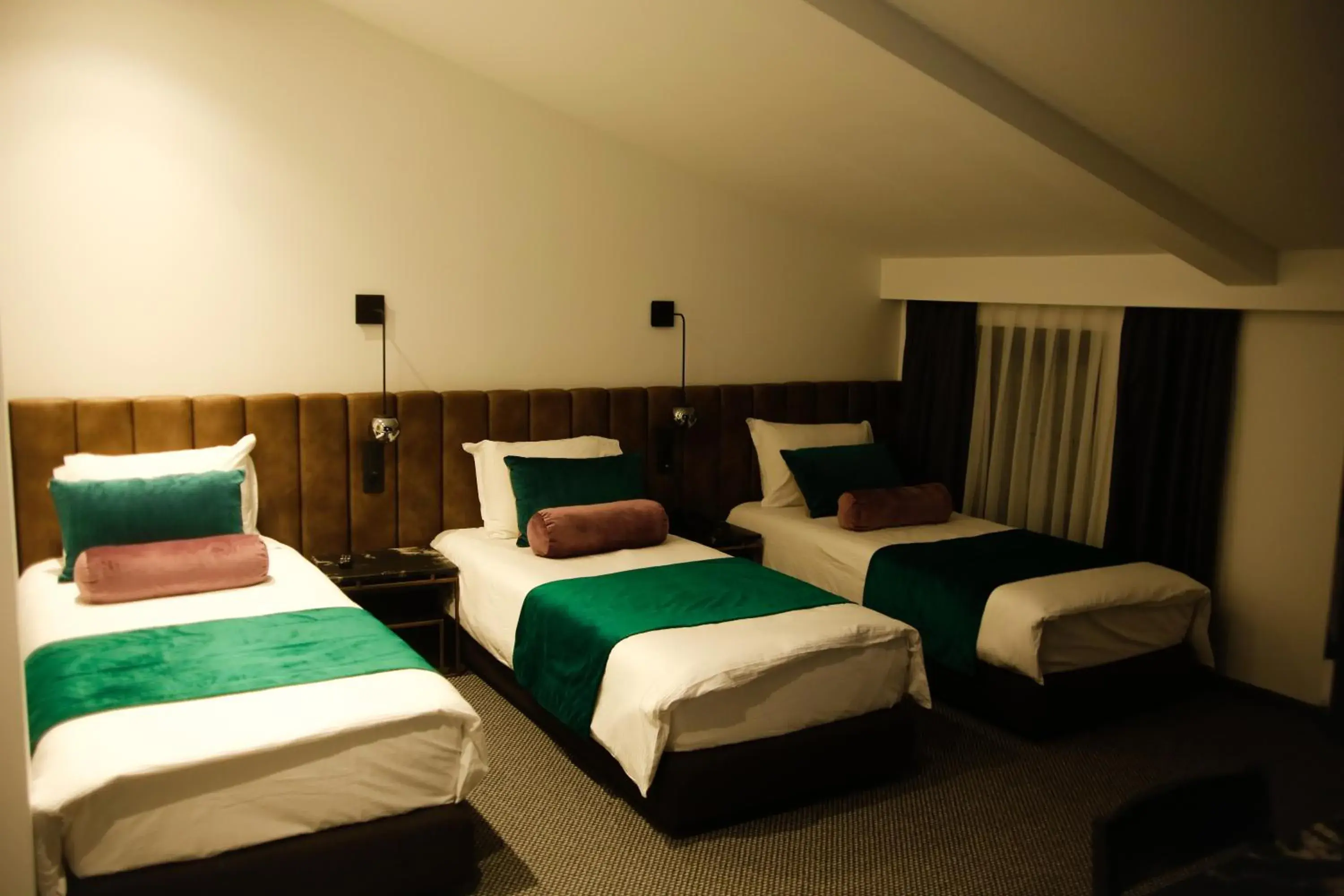 Budget Triple Room in Hotel Rubis Budget Triple Room in Hotel Rubis