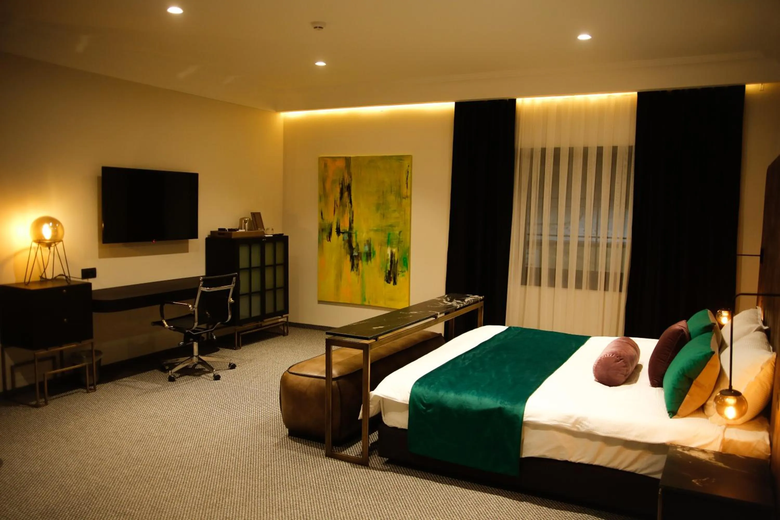 TV and multimedia, Bed in Hotel Rubis