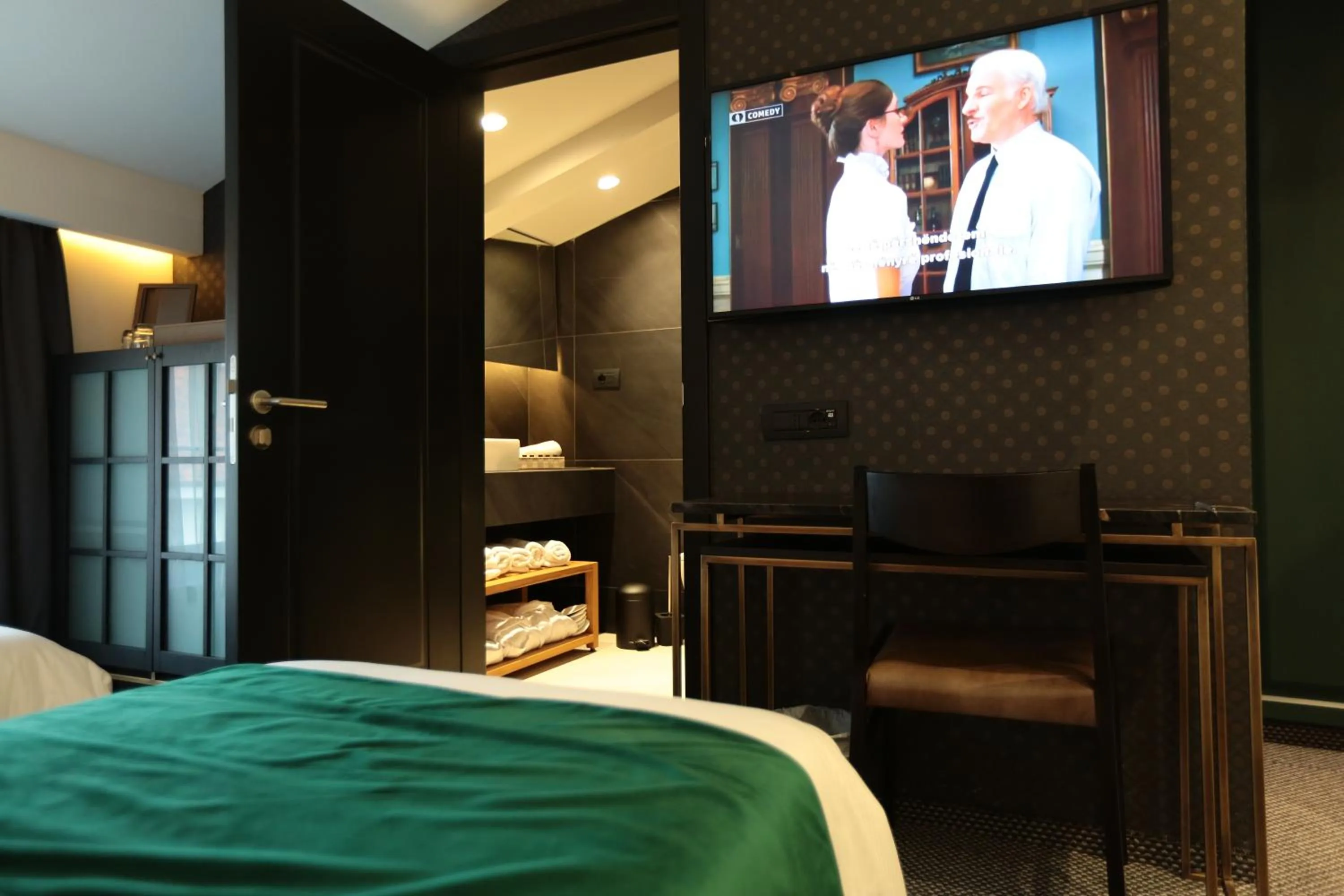 Bathroom, Bed in Hotel Rubis