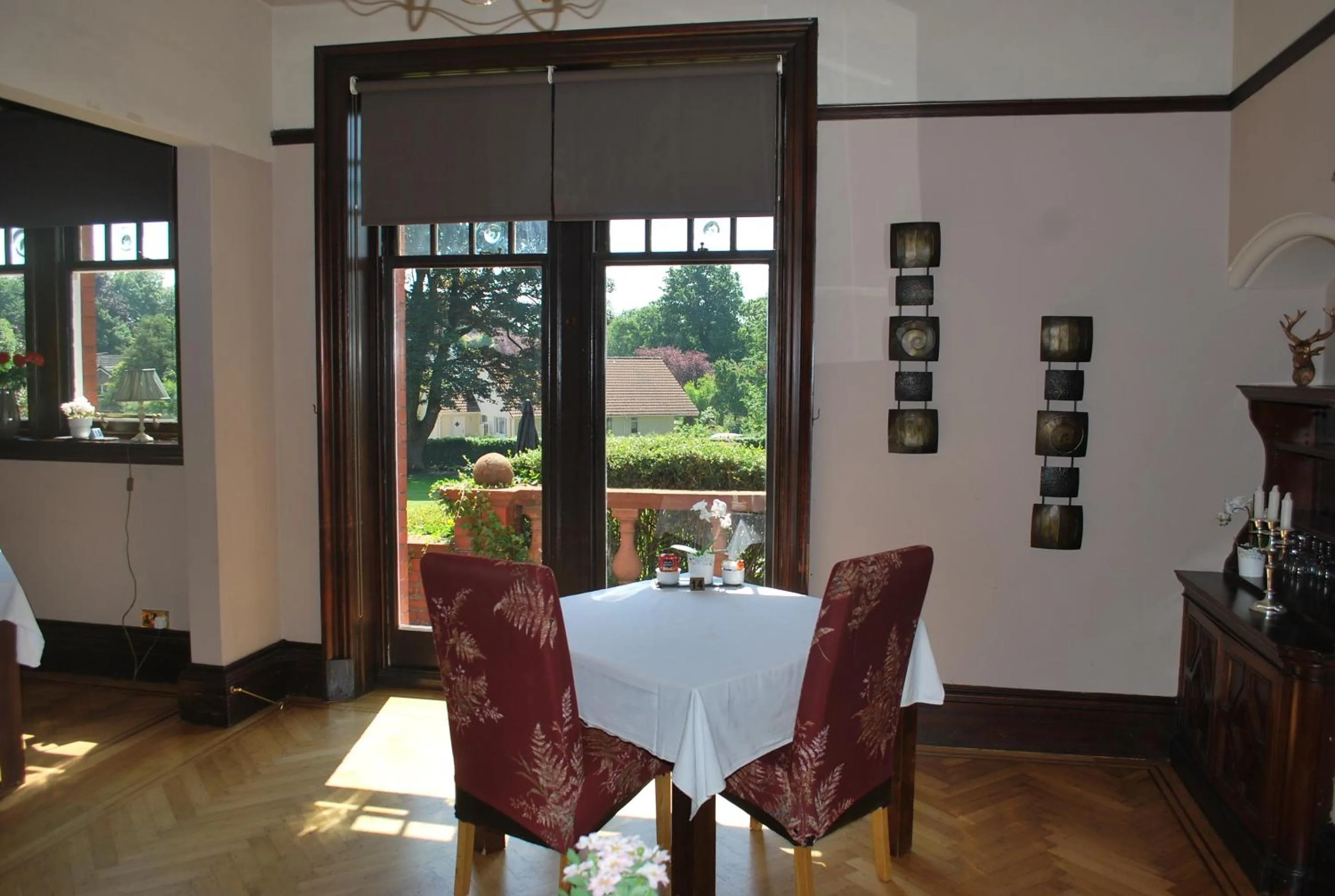 Seating area in OYO Dunmar House Hotel