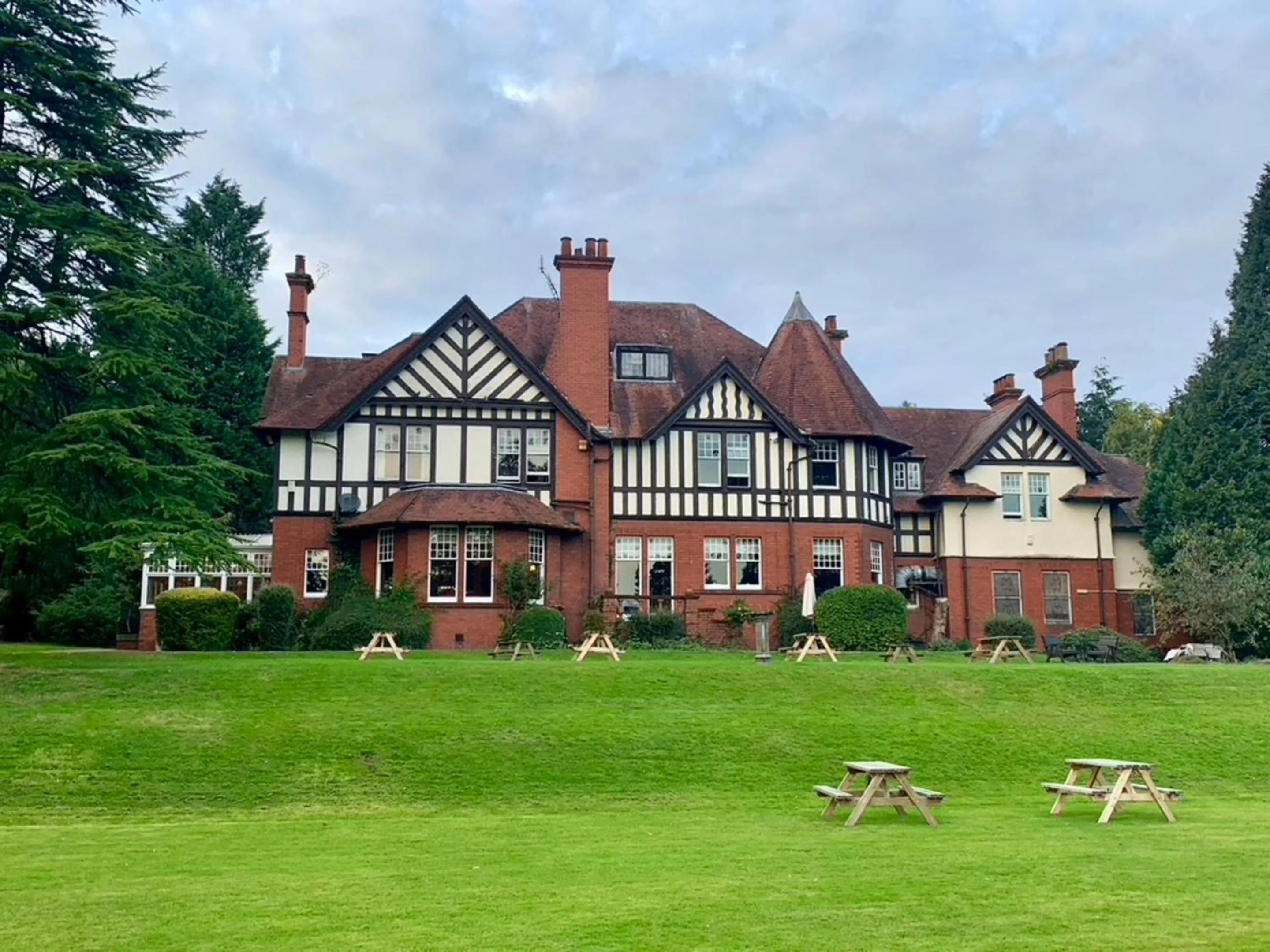 Property building in OYO Dunmar House Hotel