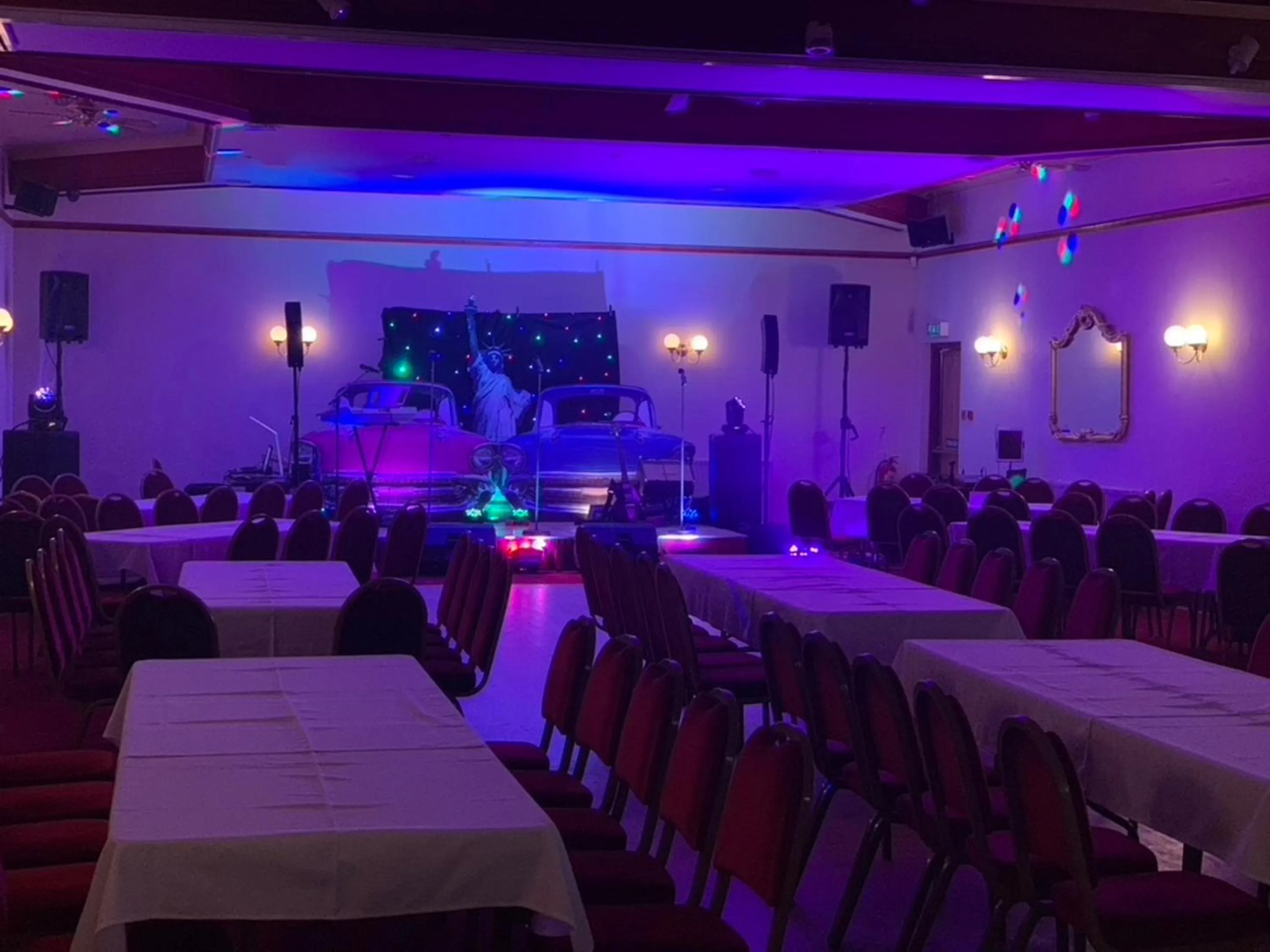 Evening entertainment in OYO Dunmar House Hotel