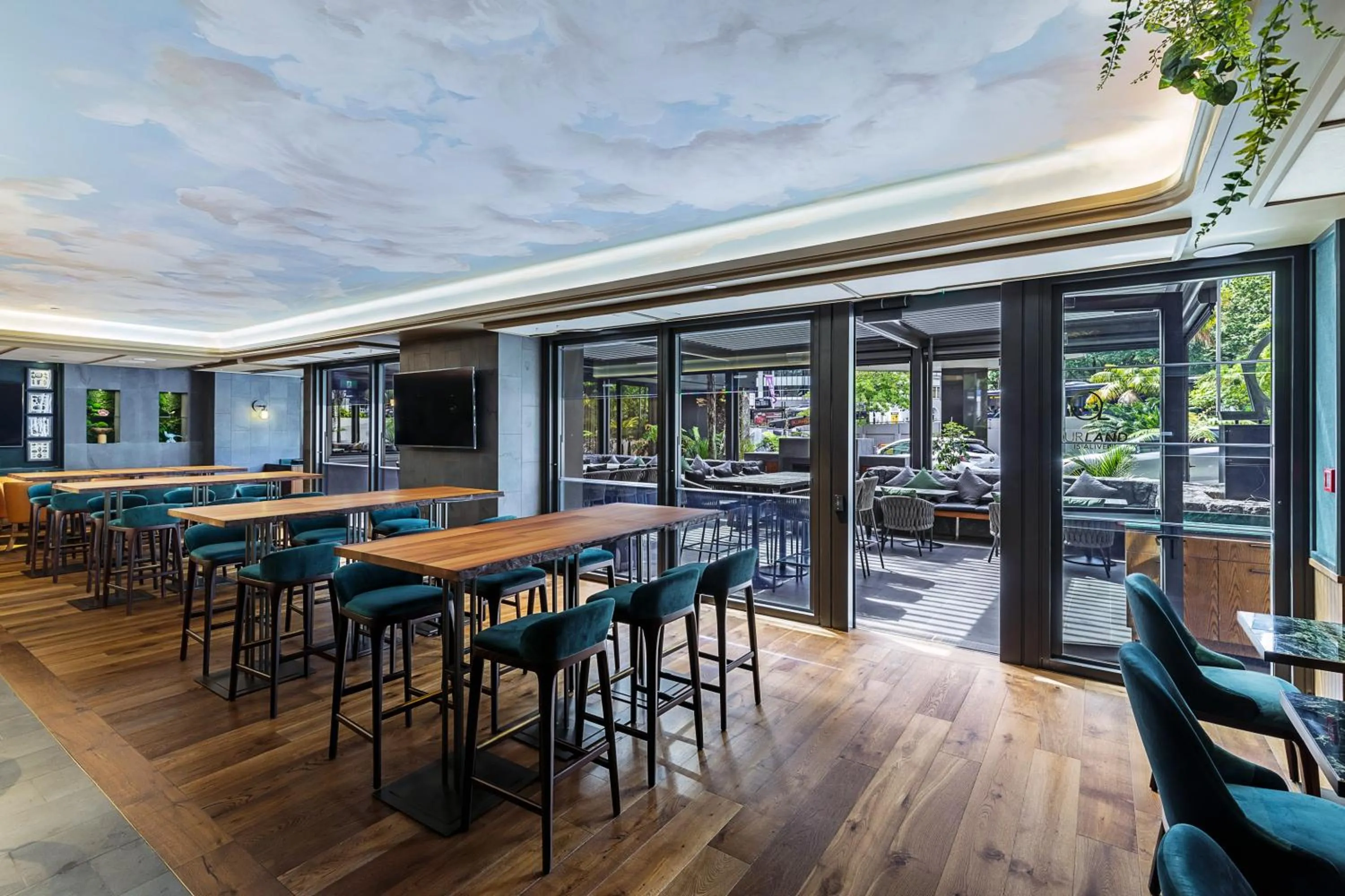 Lounge or bar in Cordis, Auckland by Langham Hospitality Group