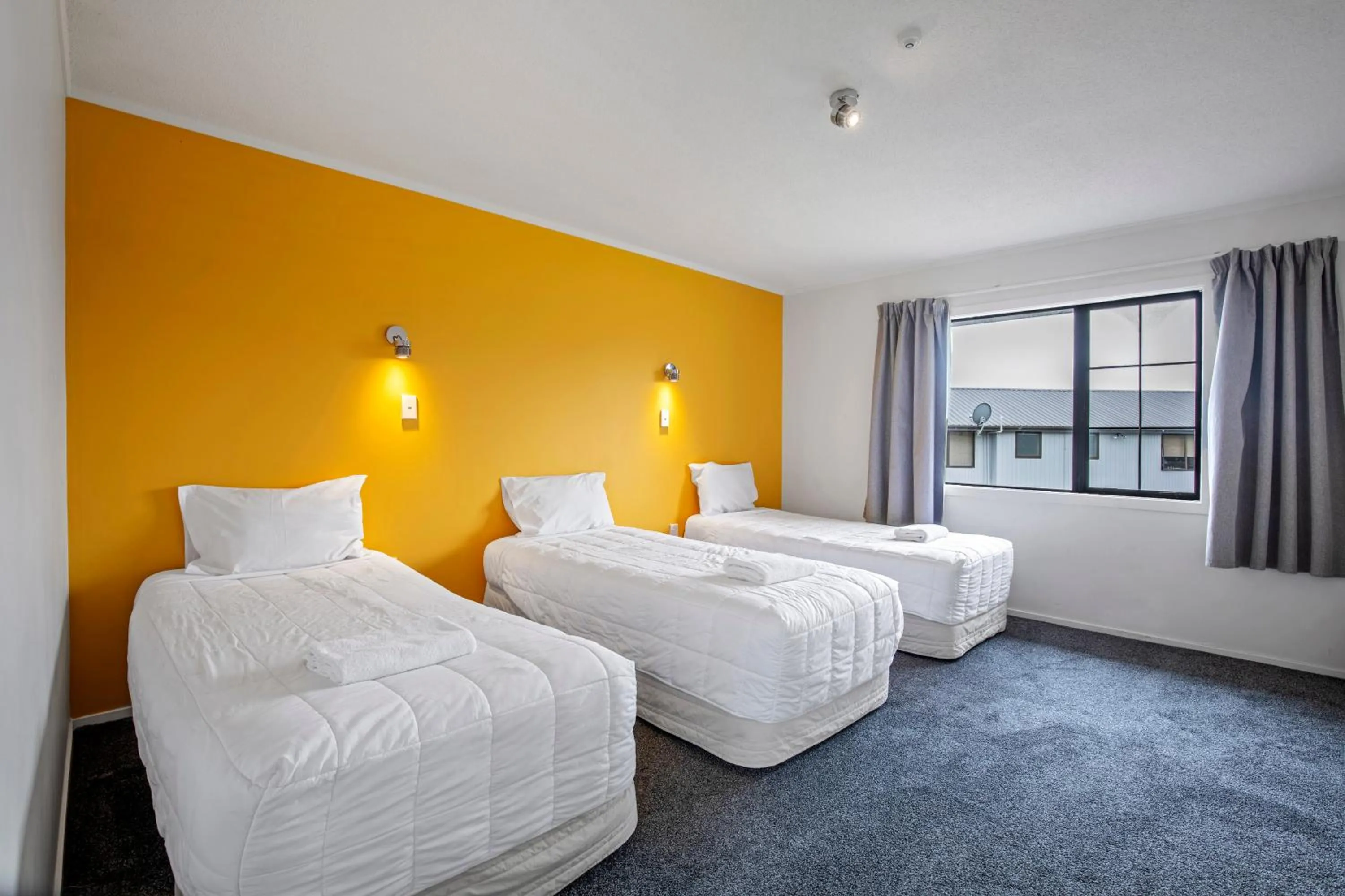 Bed in Oakwood Manor Motor Lodge