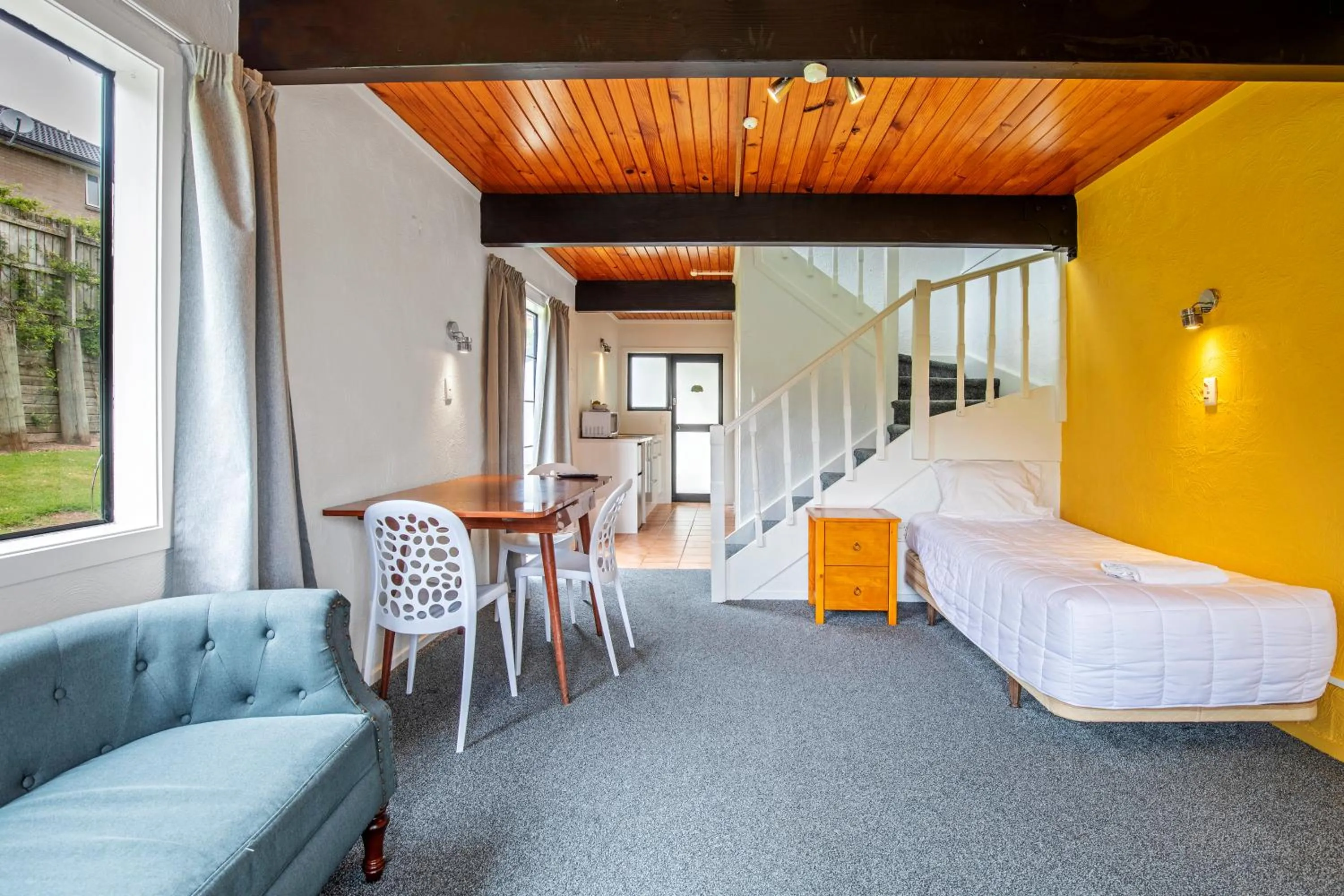 Bed in Oakwood Manor Motor Lodge