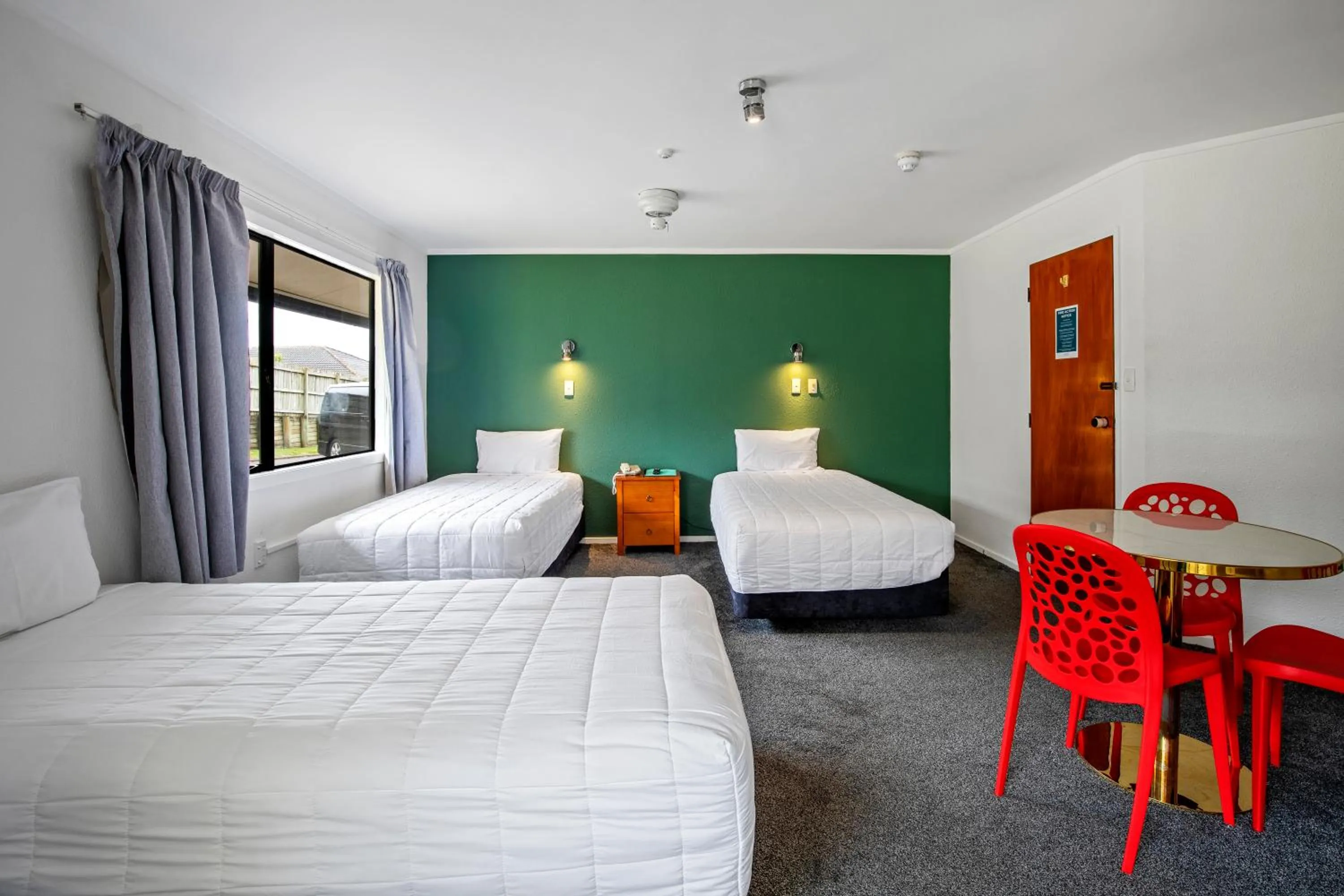 Bed in Oakwood Manor Motor Lodge