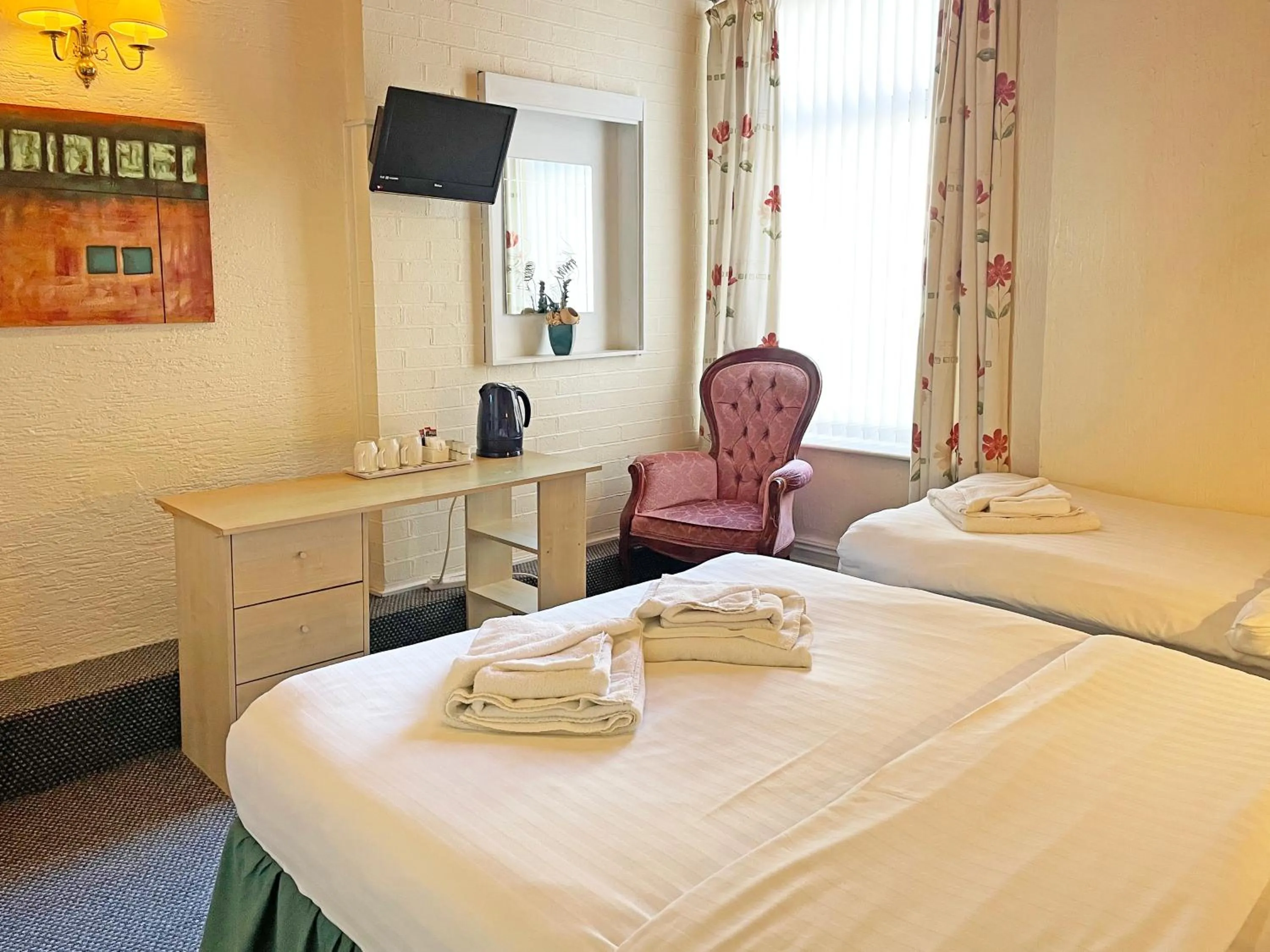 Bedroom, Bed in The Helmshore