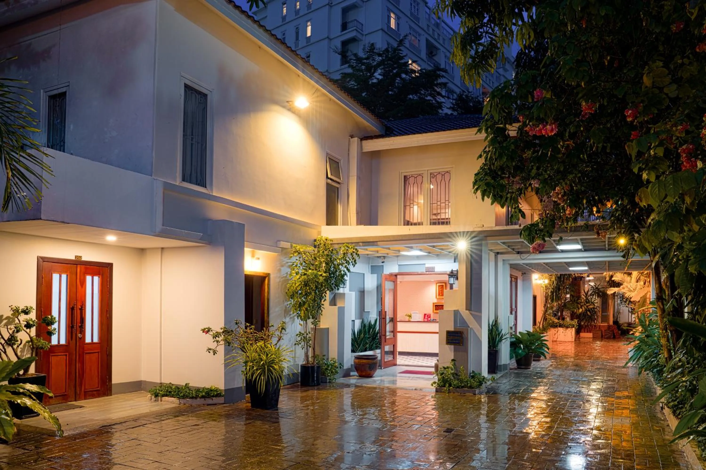 Property building in Skyline Boutique Hotel