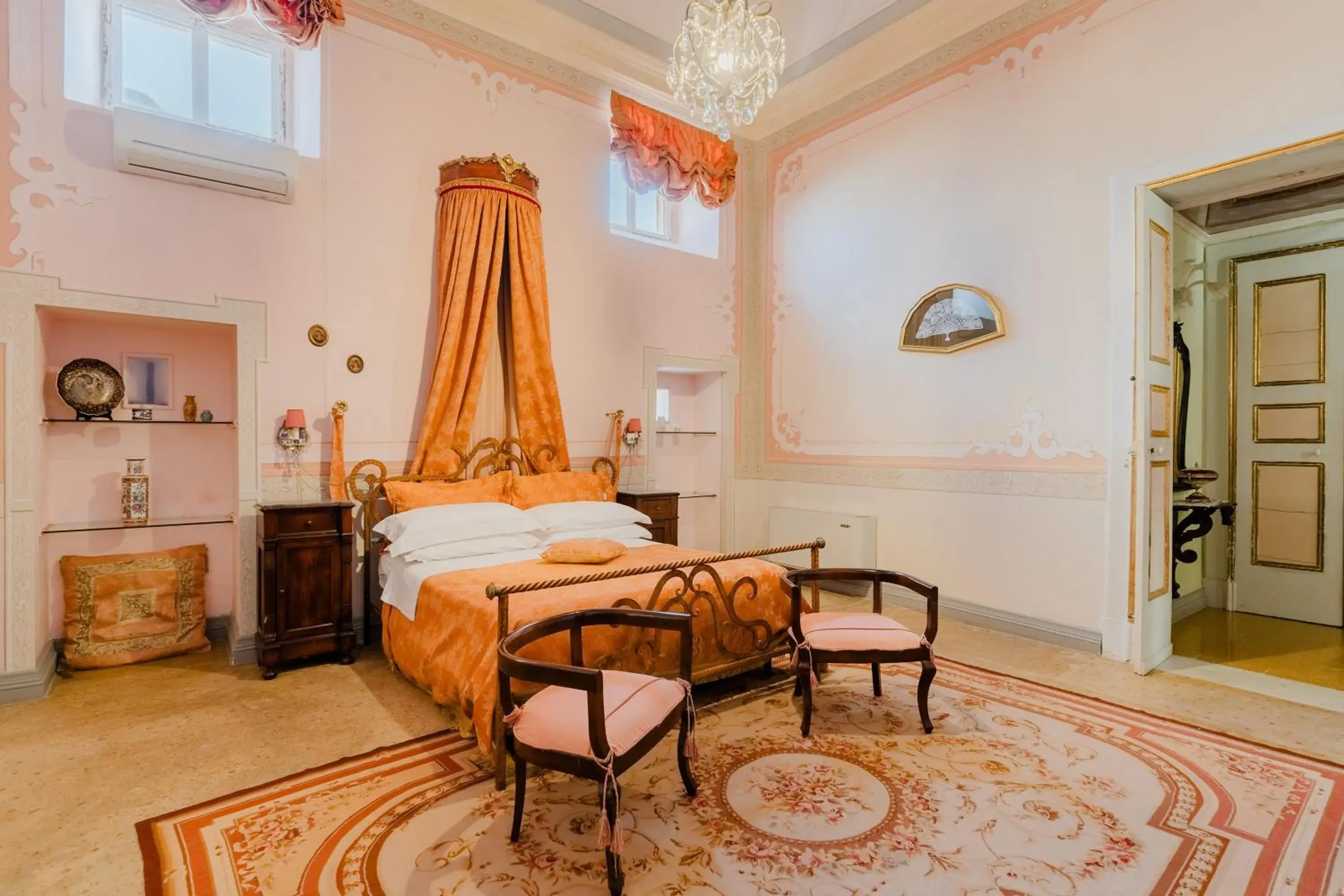 King Room with Spa Bath in Palazzo De Castro King Room with Spa Bath in Palazzo De Castro