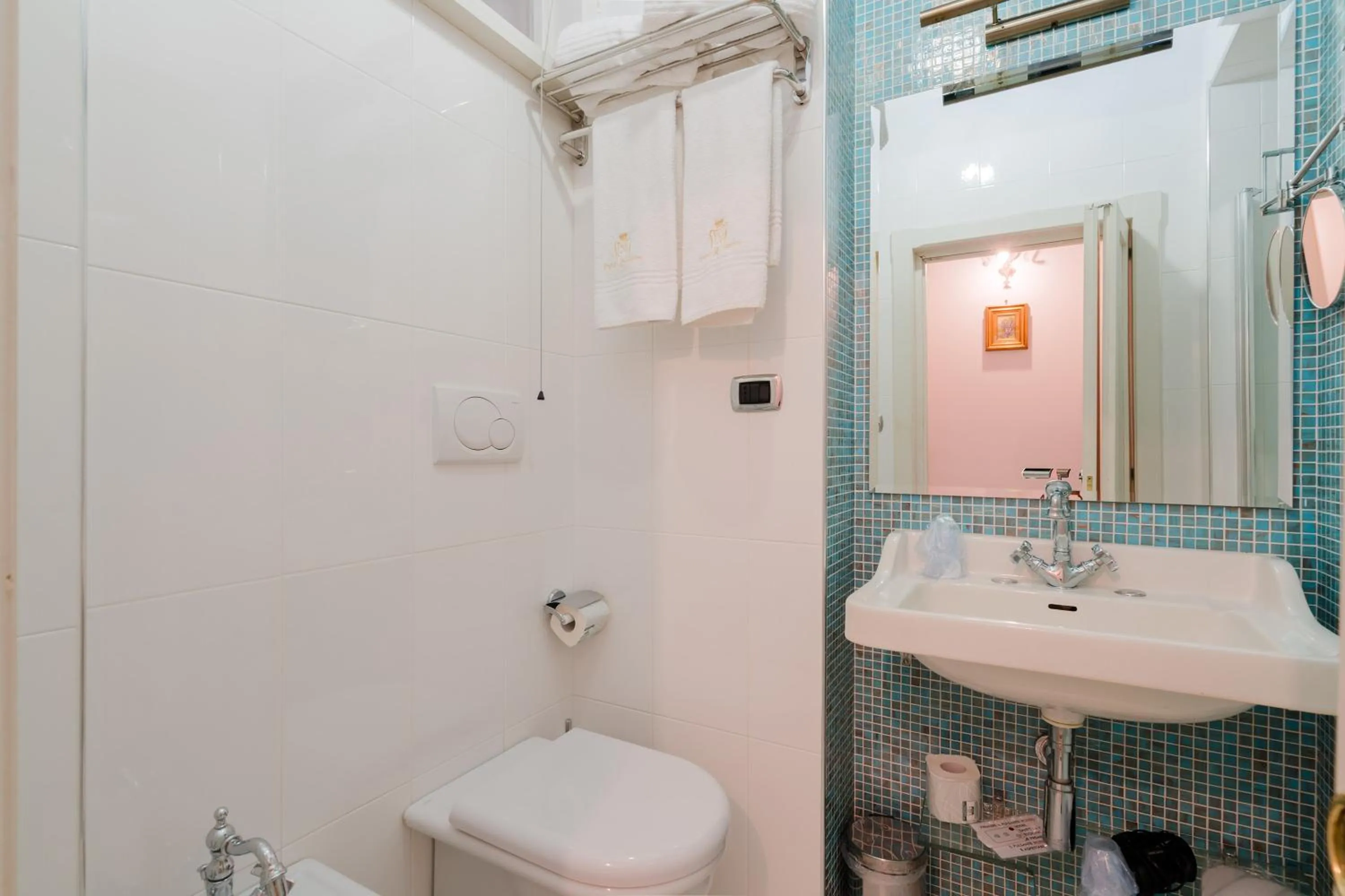 Bathroom in Palazzo De Castro