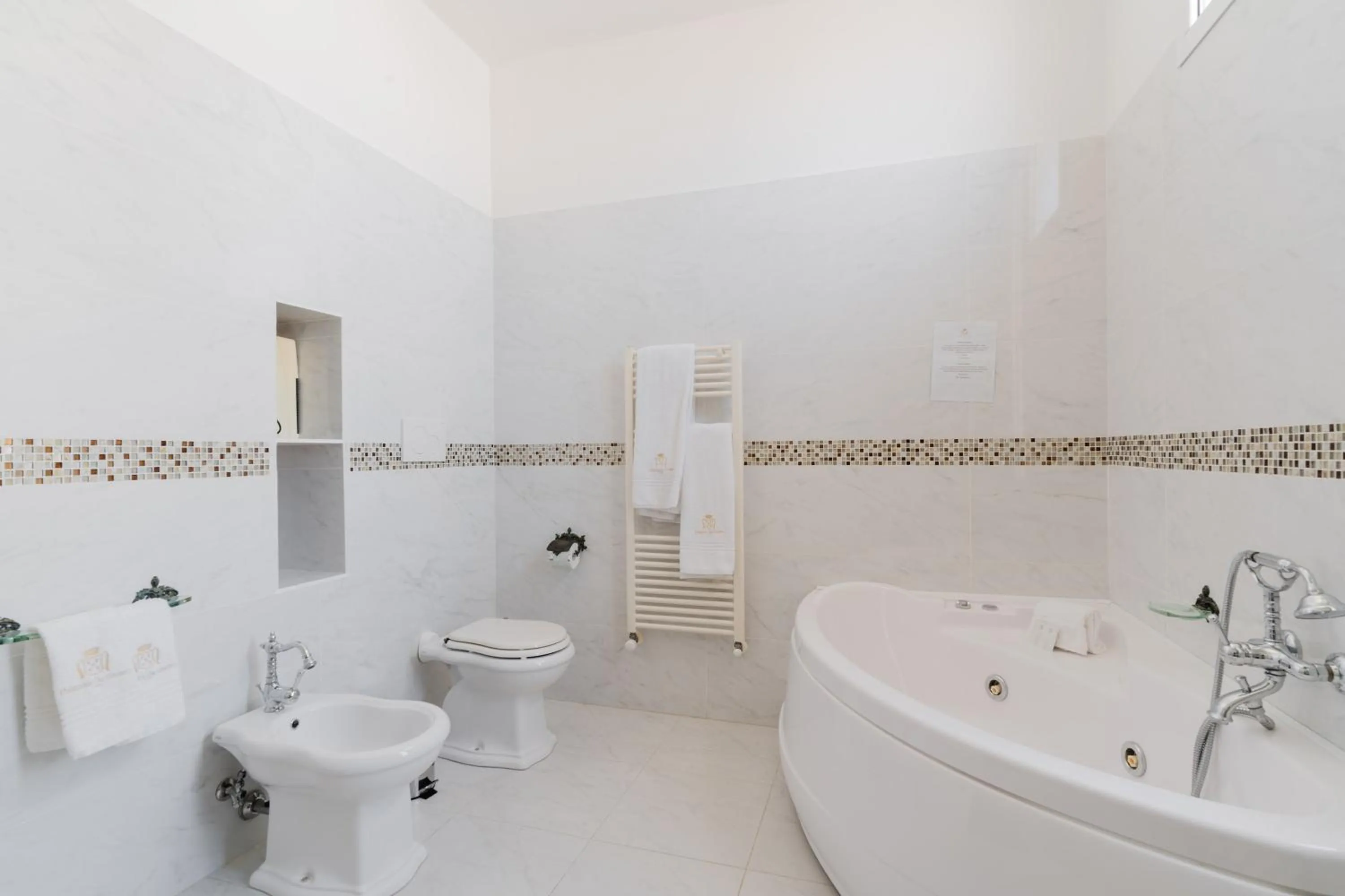 Bath in Palazzo De Castro