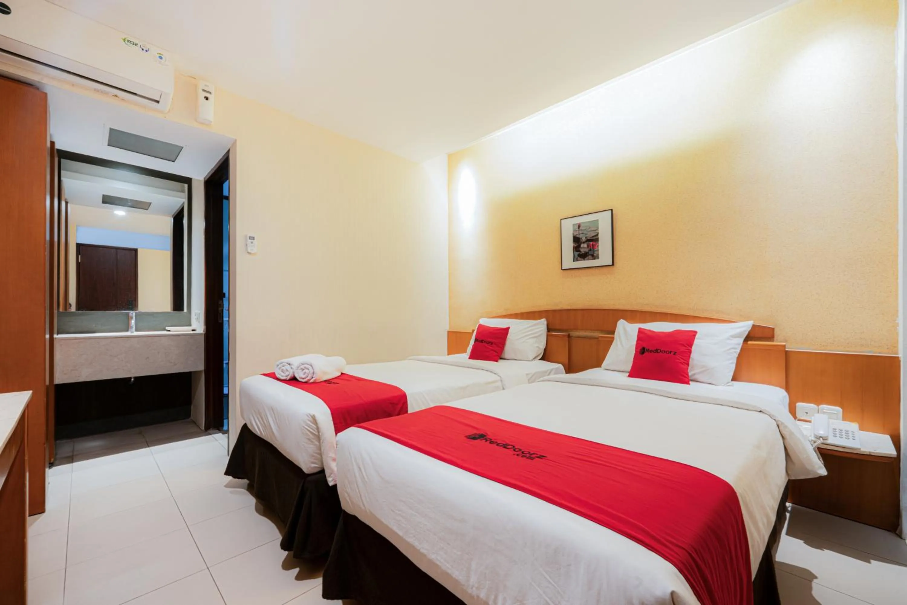 Bedroom, Bed in RedDoorz Plus @ Cipaganti Street 3