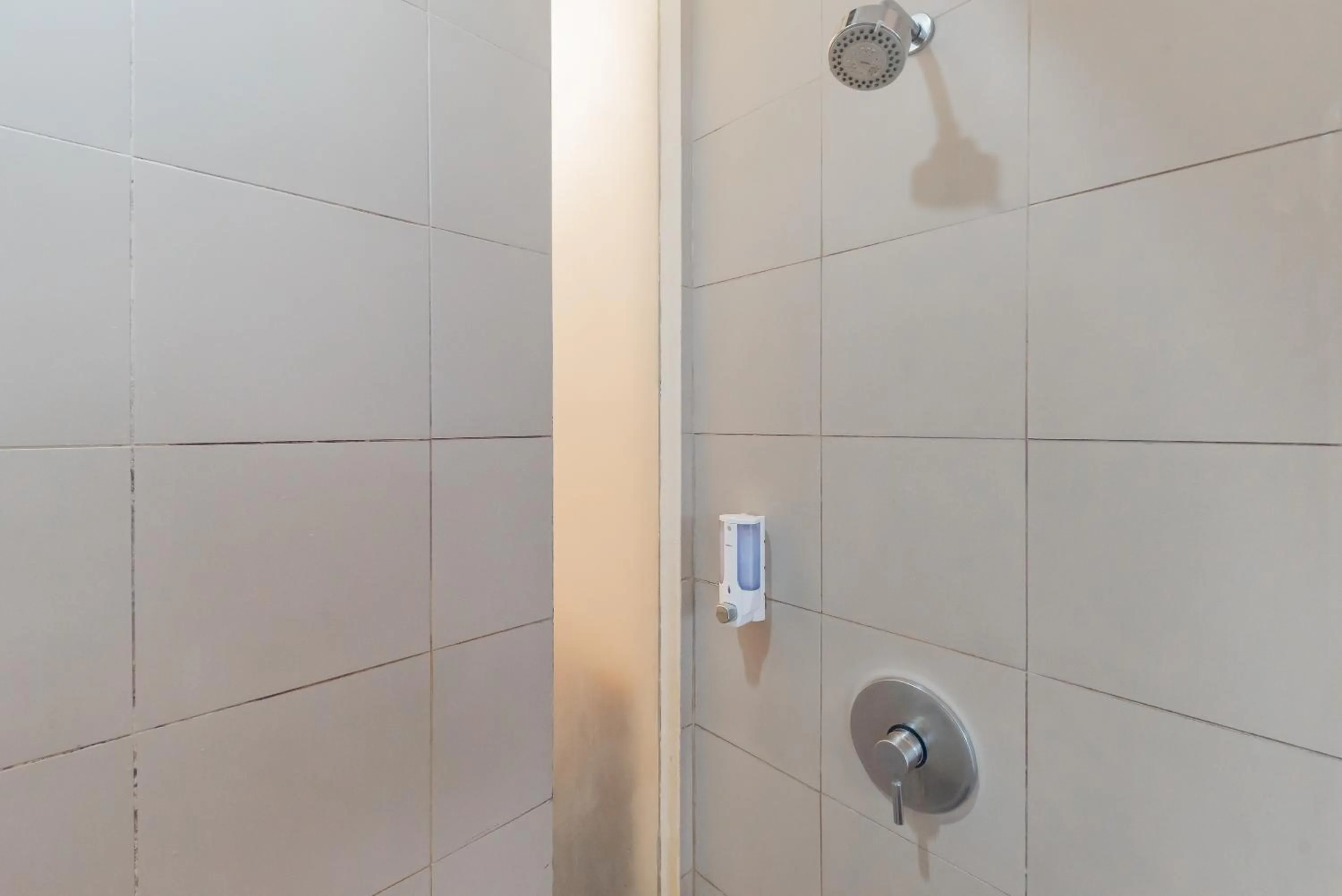 Bathroom in RedDoorz Plus @ Cipaganti Street 3